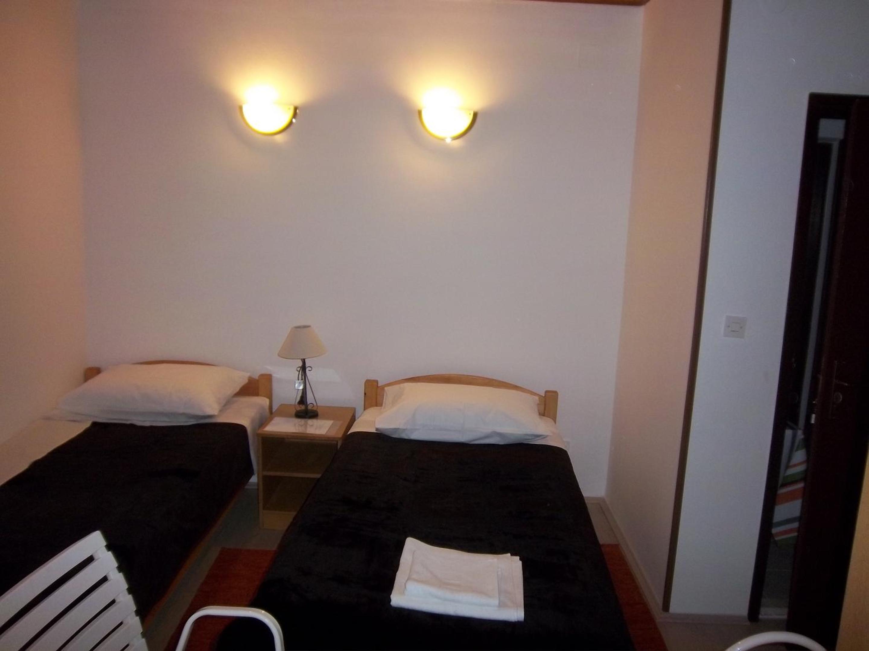 Triple Room with Private Bathroom - Photo 5