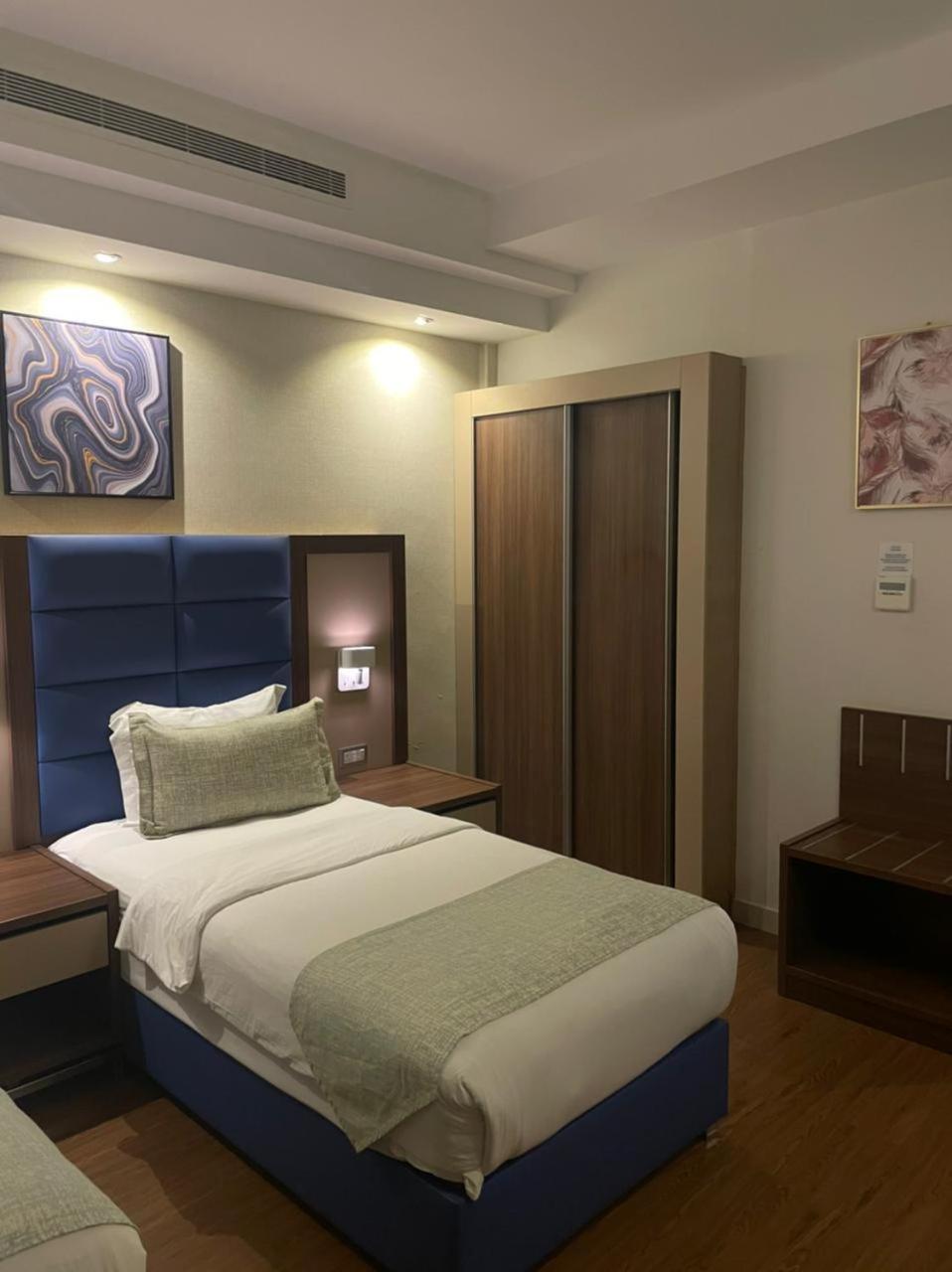 Deluxe Family Suite