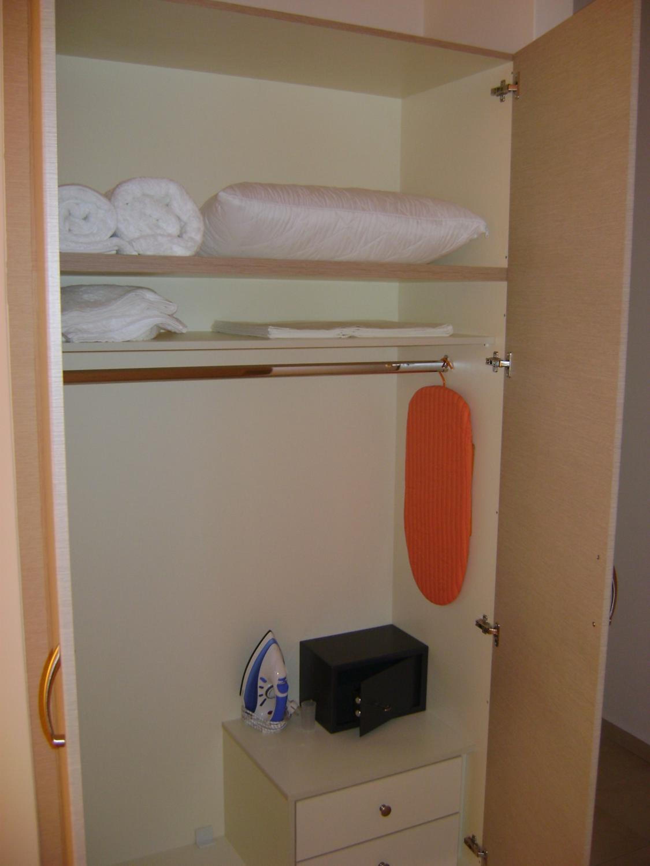 Studio (2 Adults) photo 2