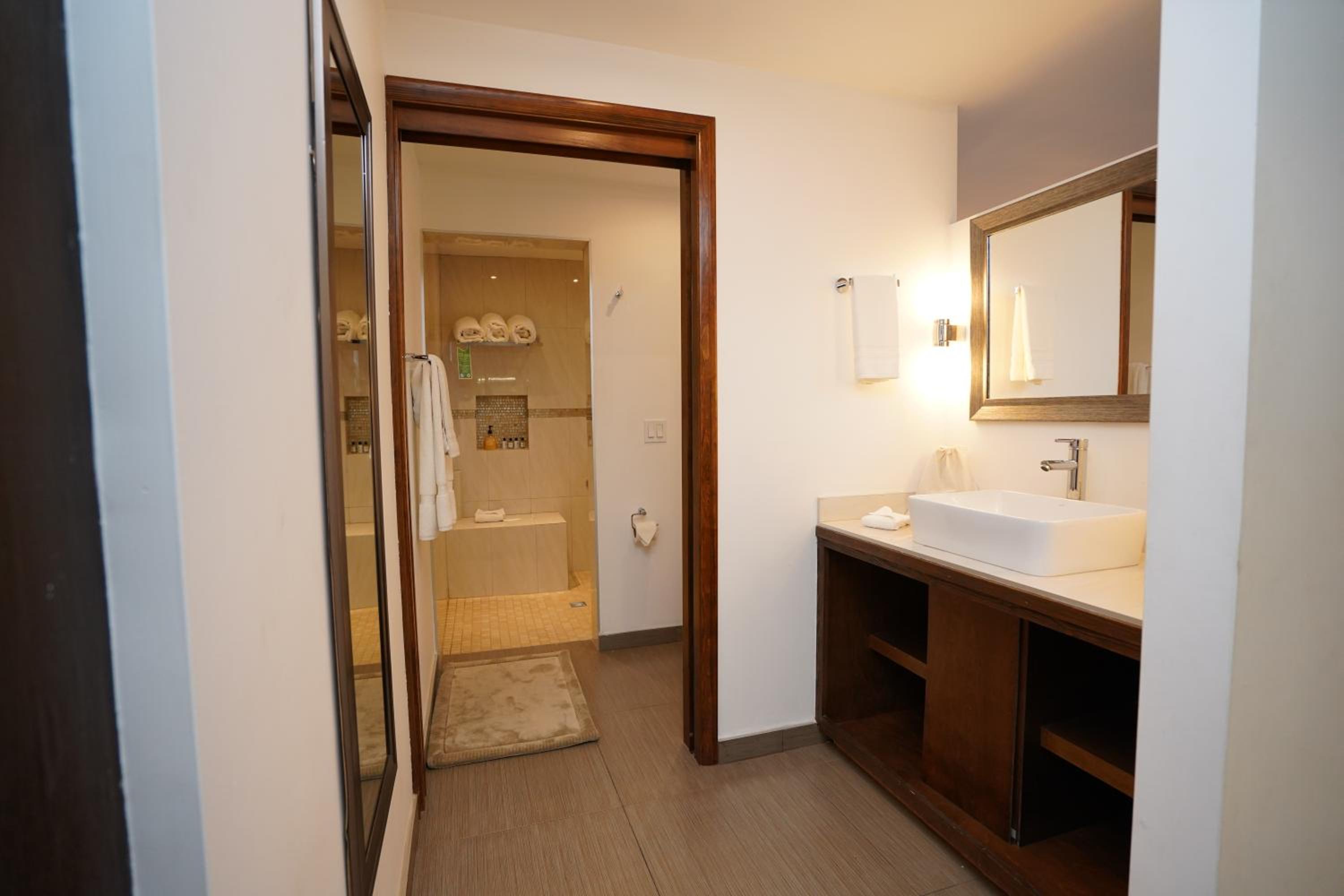 King Suite with Spa Bath