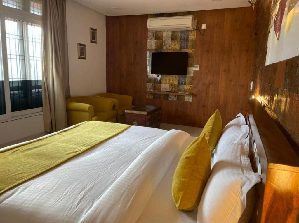 Standard King Room - Photo 1