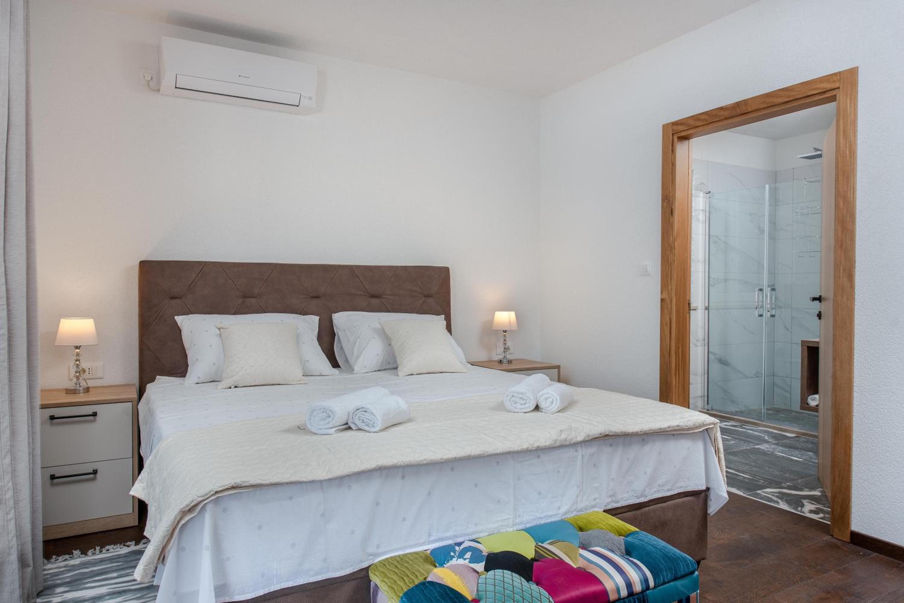 Three-Bedroom Villa photo 1