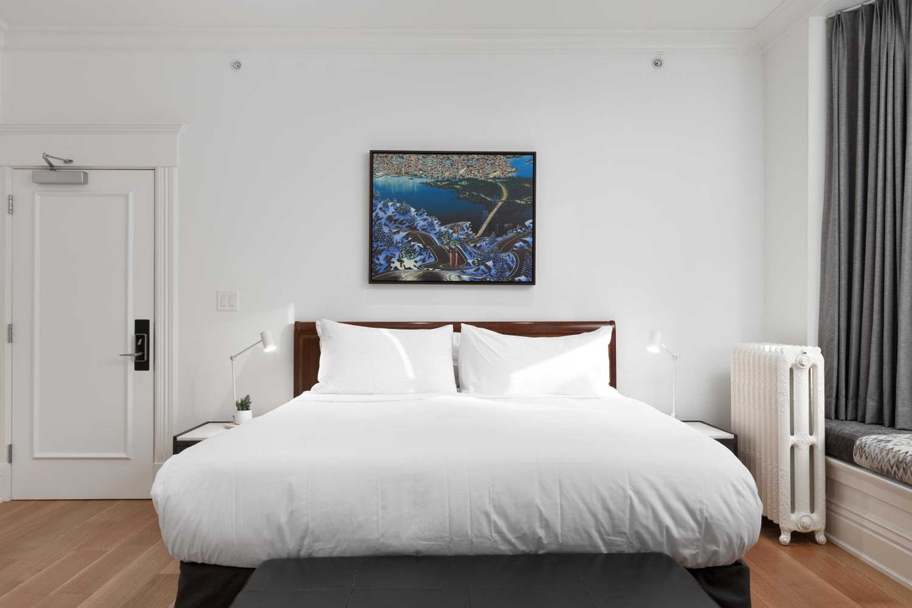 Superior King Room - Photo 7