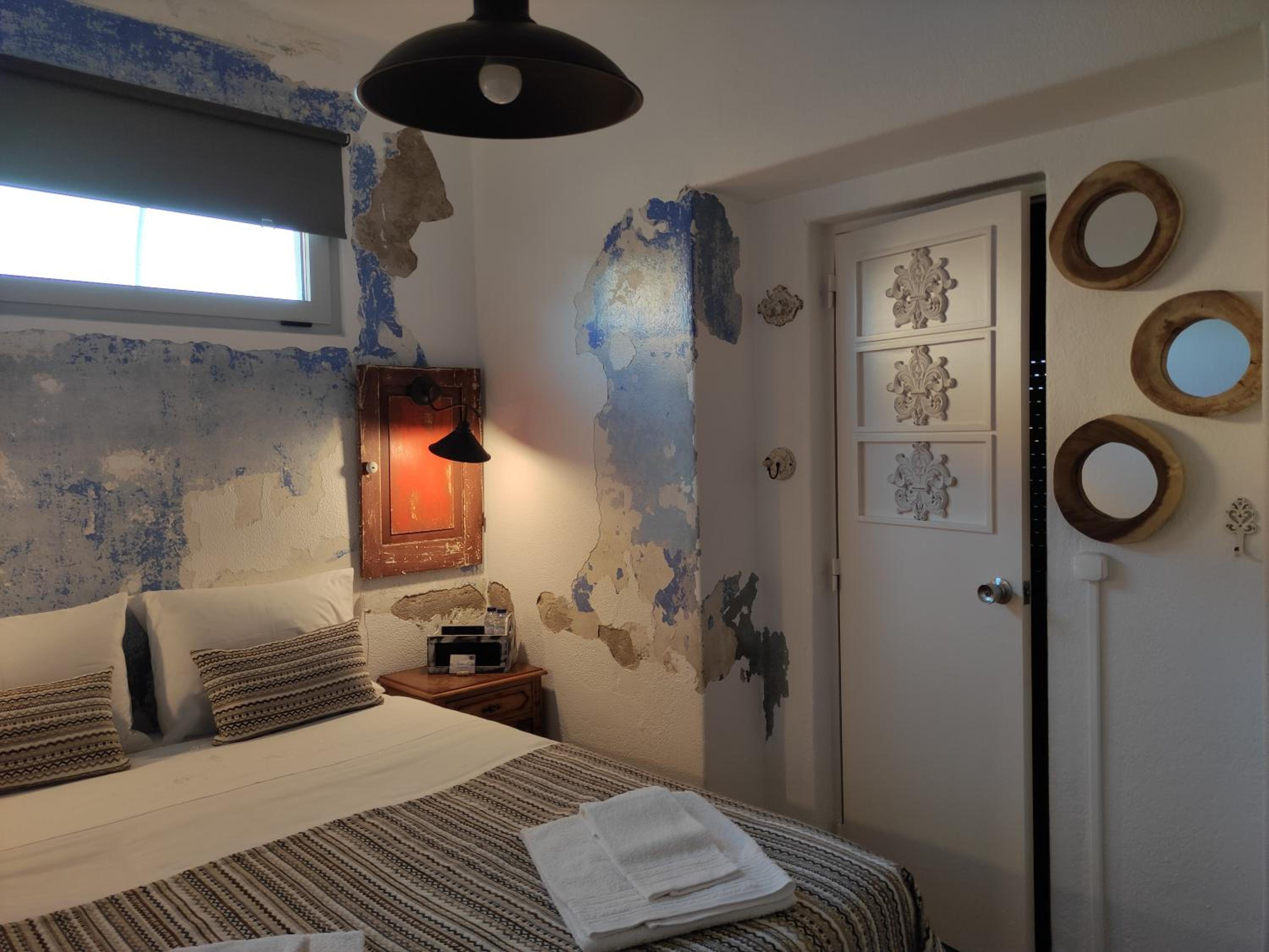Double Room with Private Bathroom - Photo 3