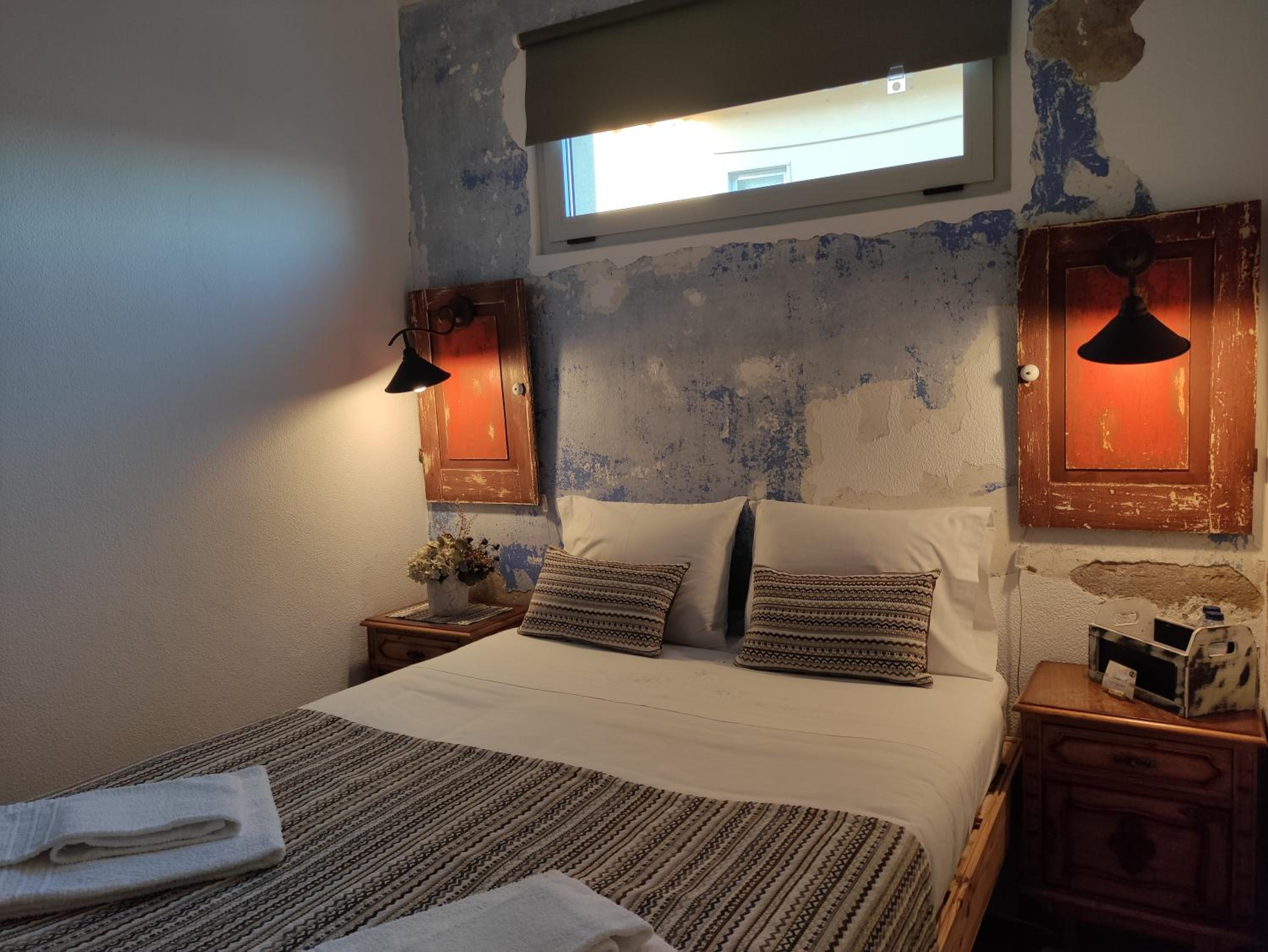 Double Room with Private Bathroom - Photo 2