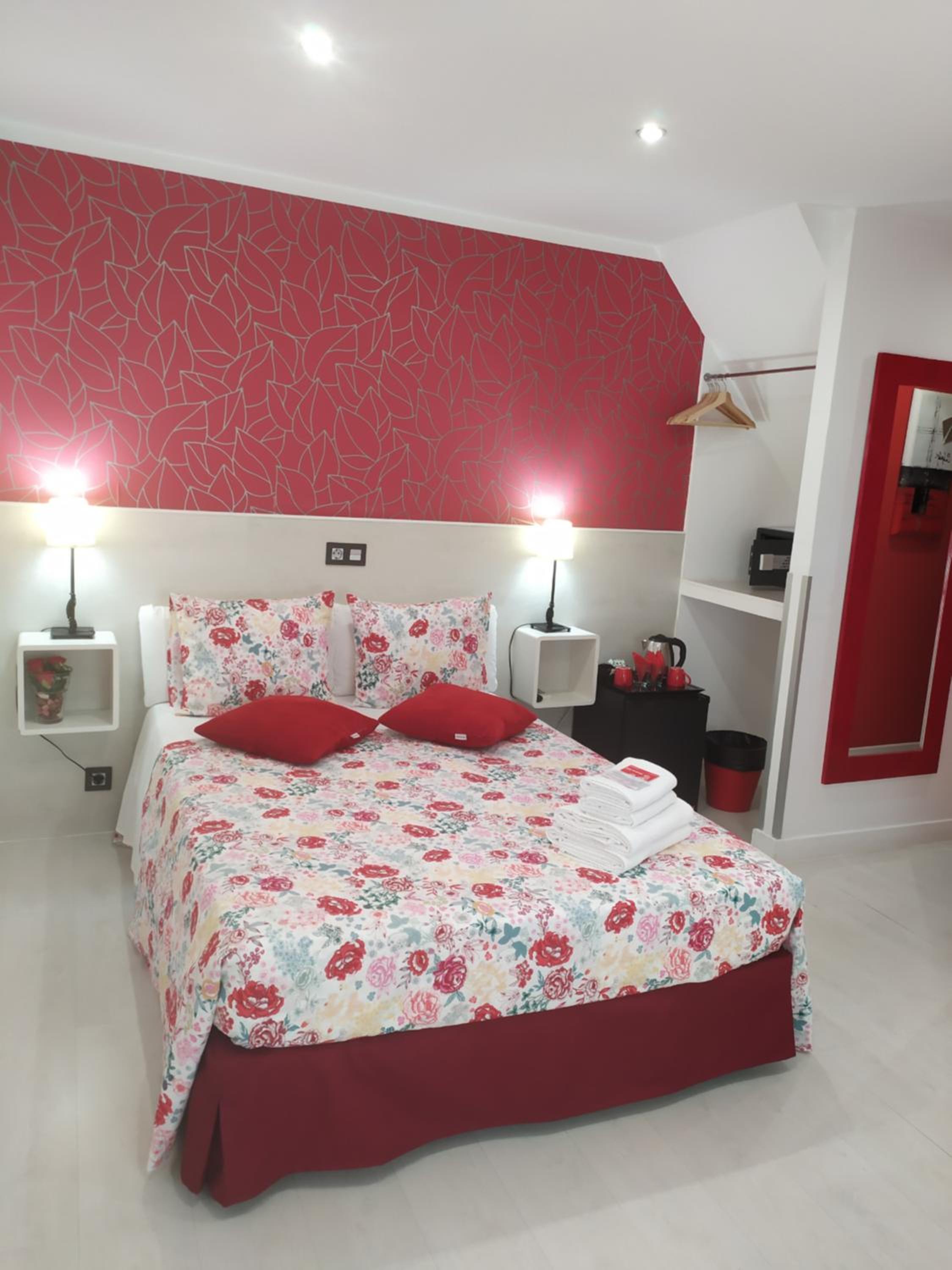 Double Room - Photo 17
