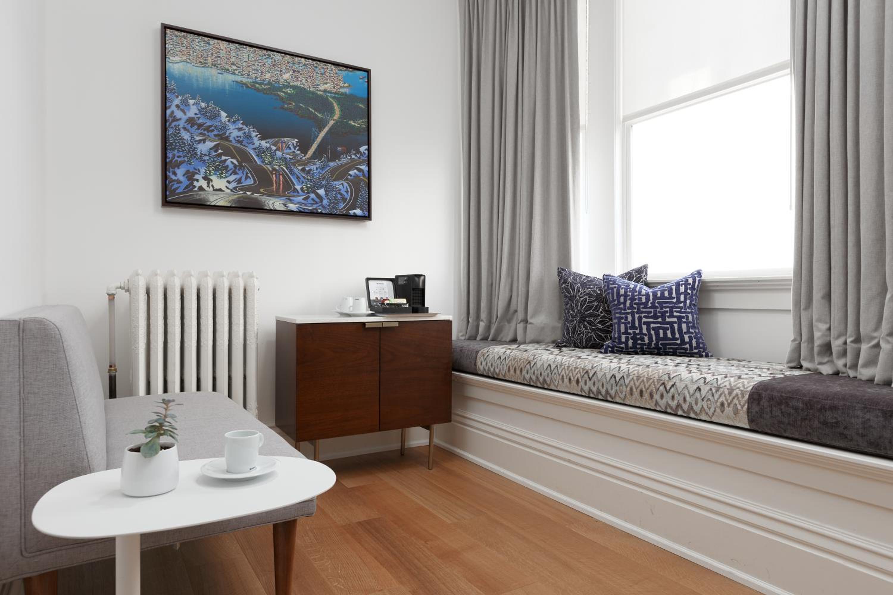 Superior Two Double Beds thumbnail 5