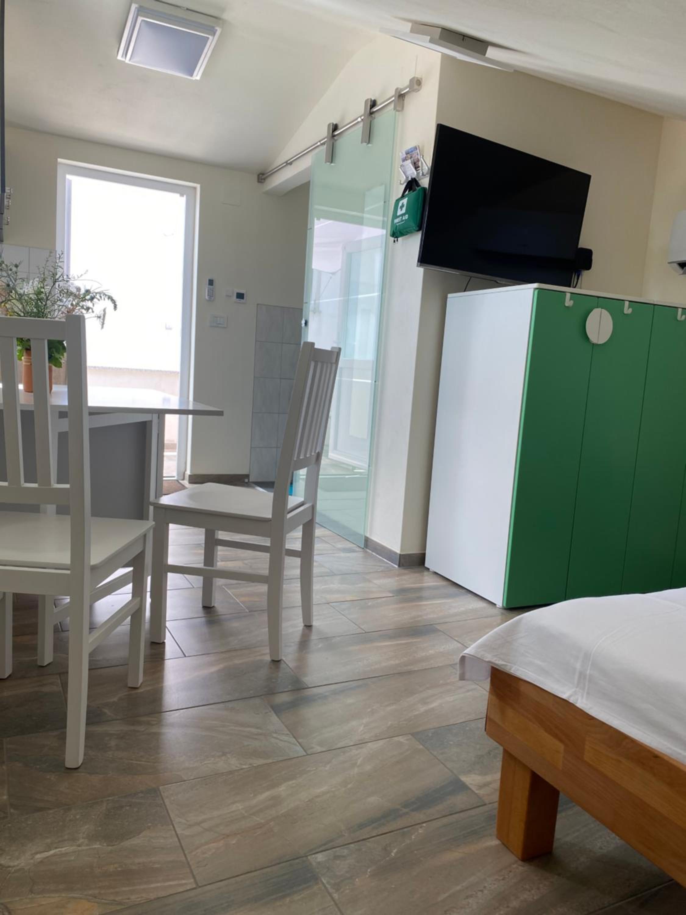 Studio Apartment with Sea View - Photo 3