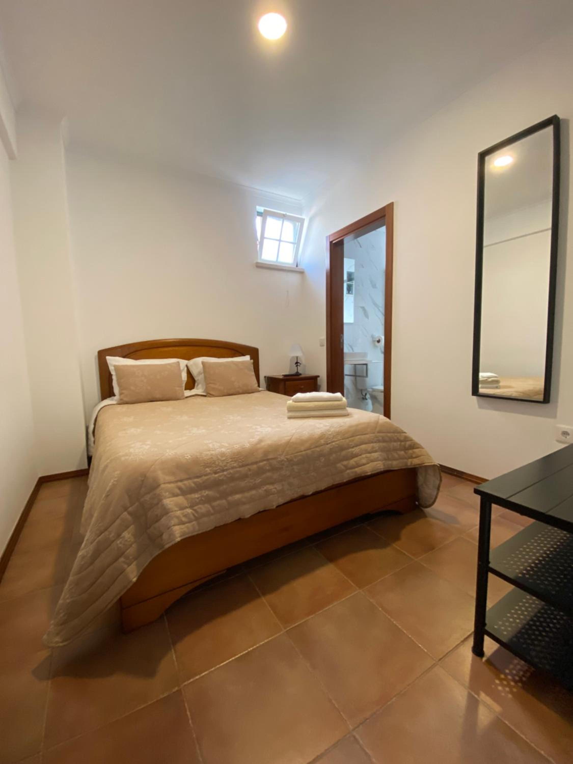 Suite - Photo 1
