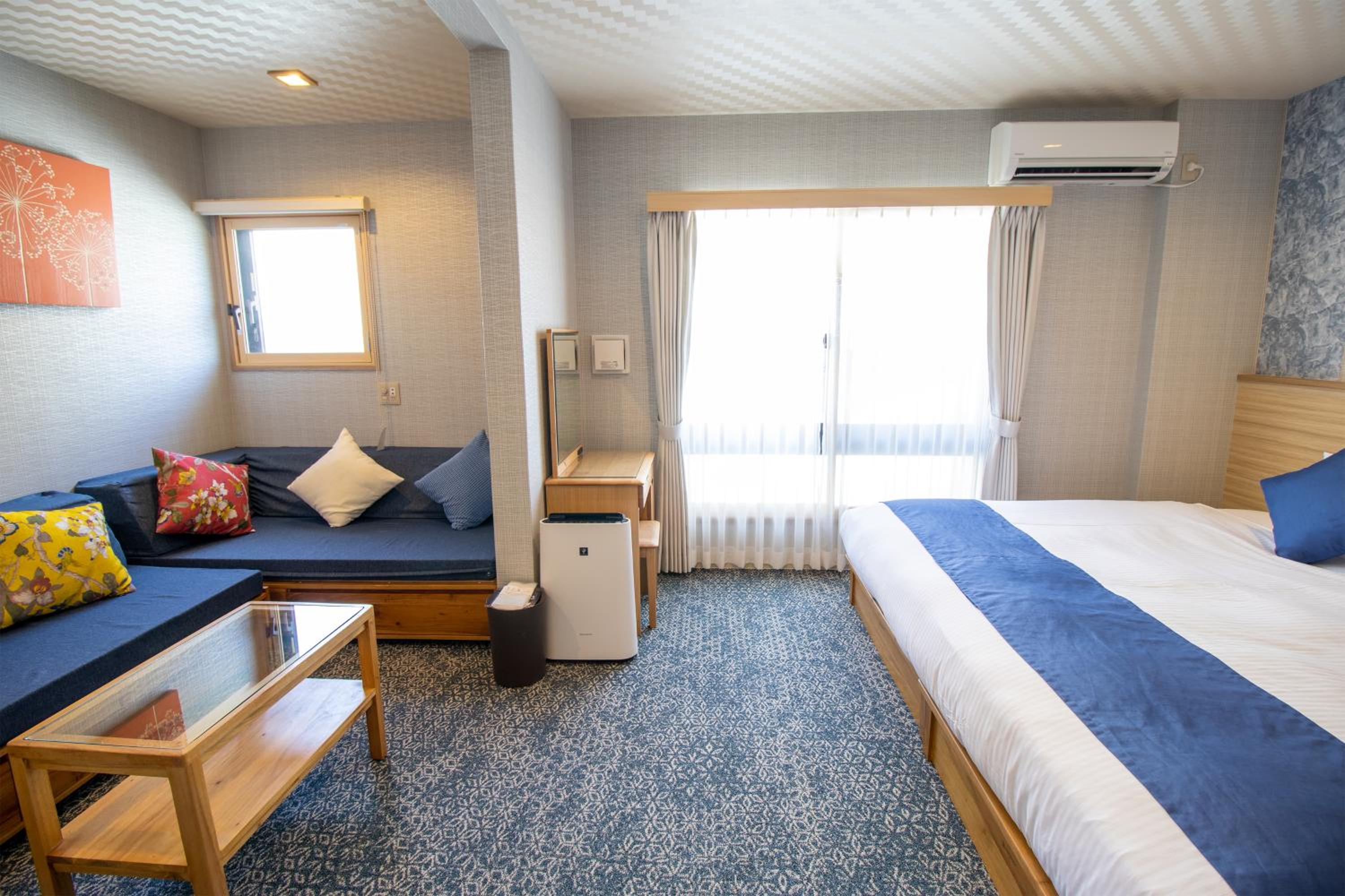Superior King Room - Photo 13
