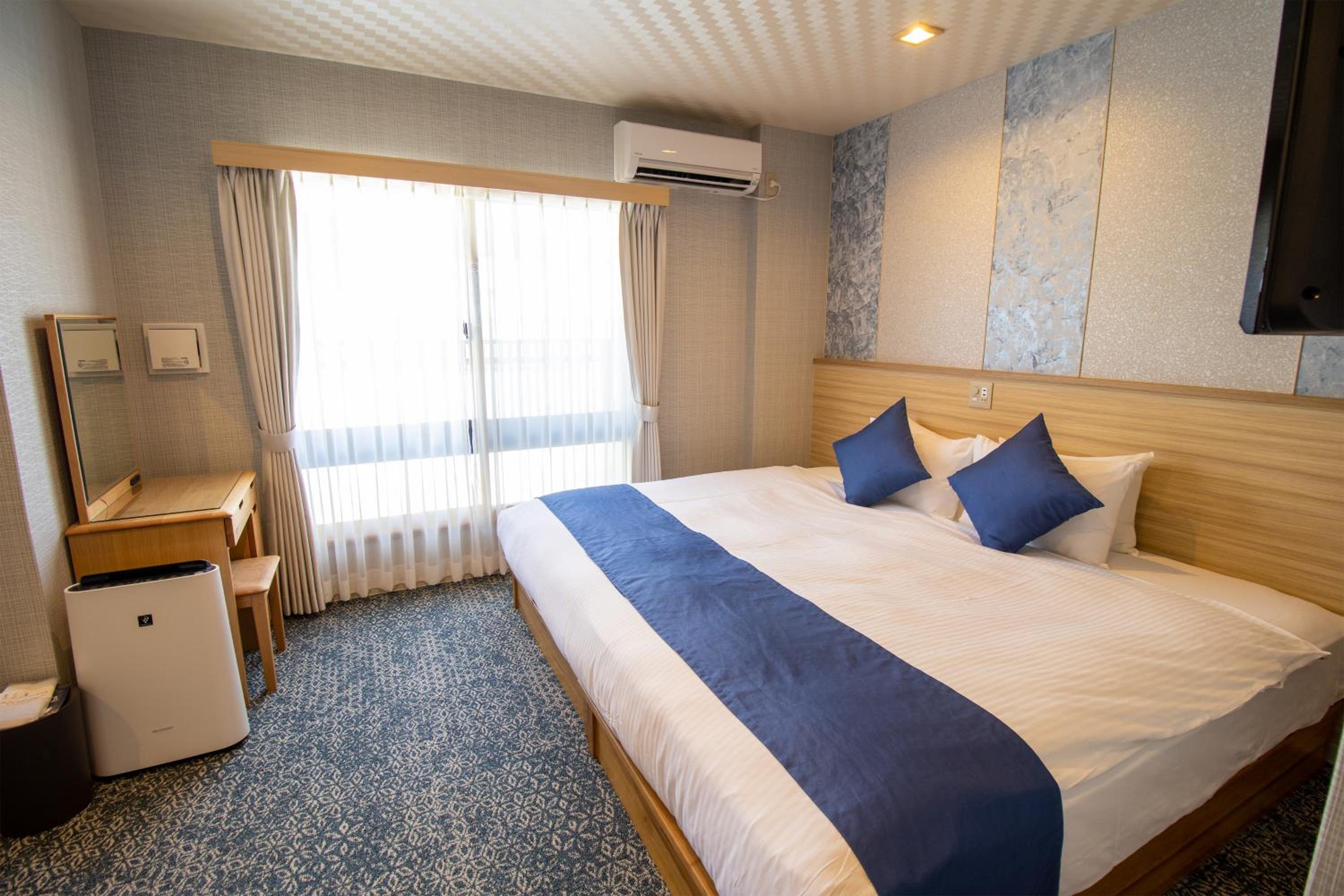Superior King Room - Photo 4