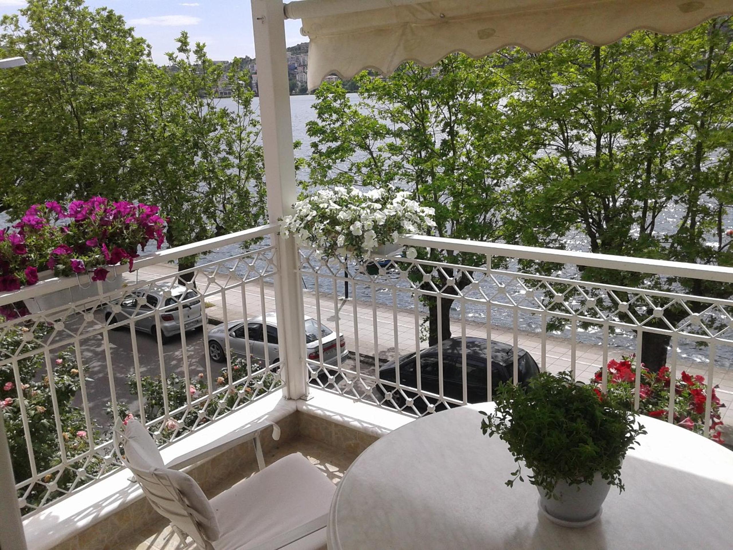 Deluxe Double Room with Balcony - Photo 6