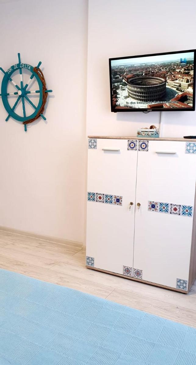 Two-Bedroom Apartment - Photo 11