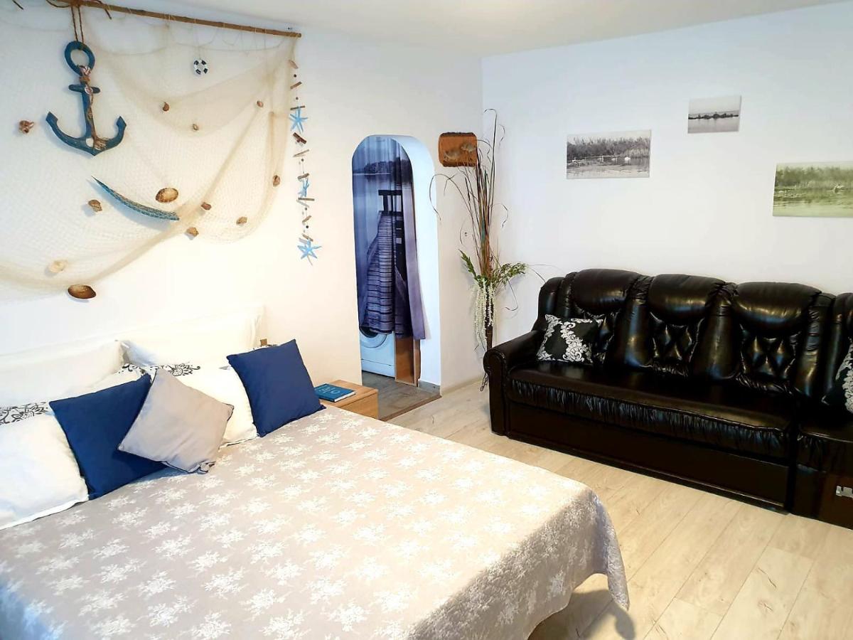 Two-Bedroom Apartment - Photo 17