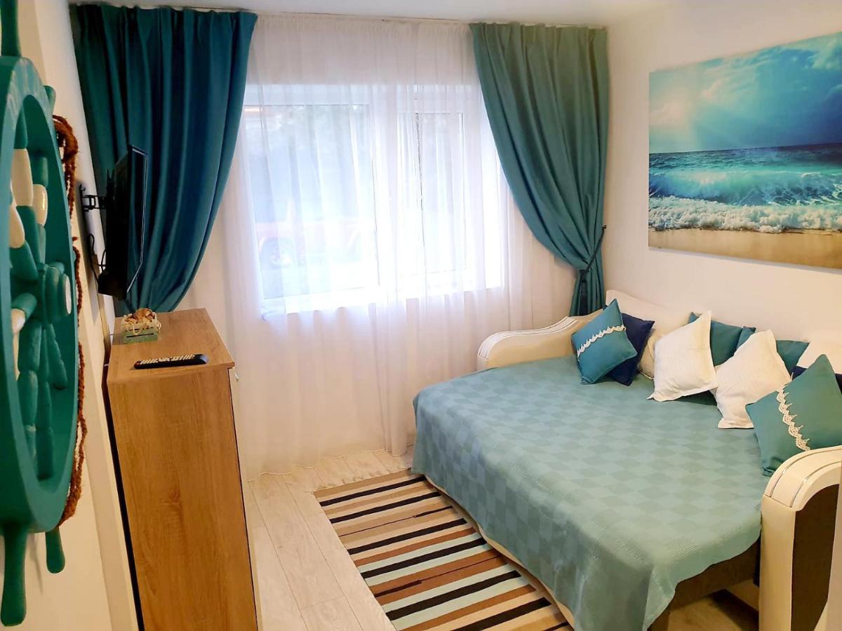 Two-Bedroom Apartment - Photo 24