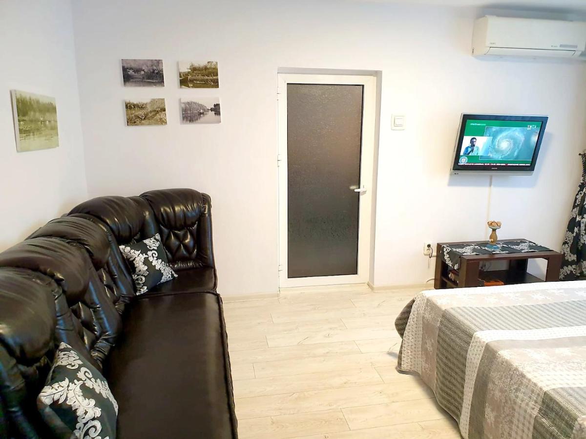 Two-Bedroom Apartment - Photo 25