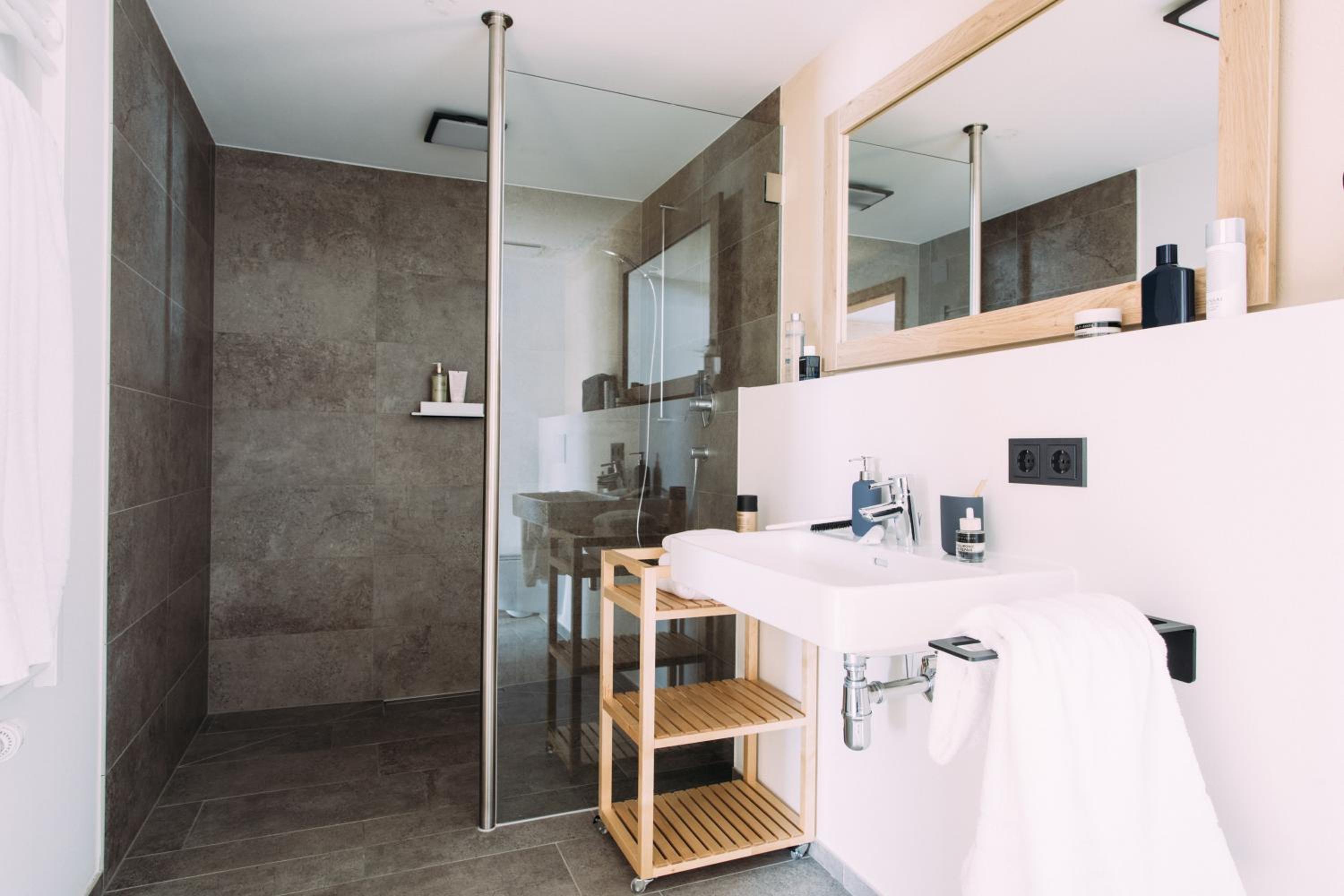 One-Bedroom Apartment with Balcony - Photo 8
