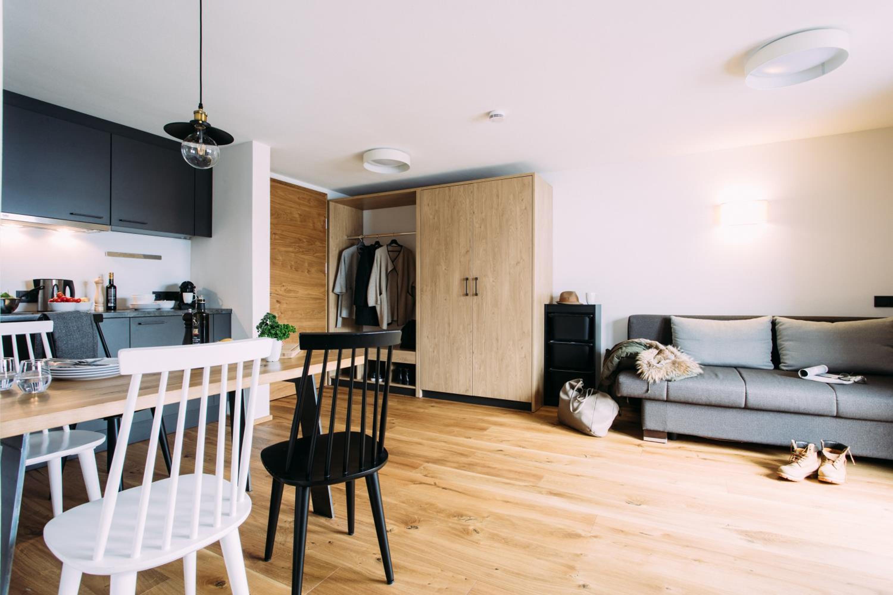 One-Bedroom Apartment with Balcony - Photo 7