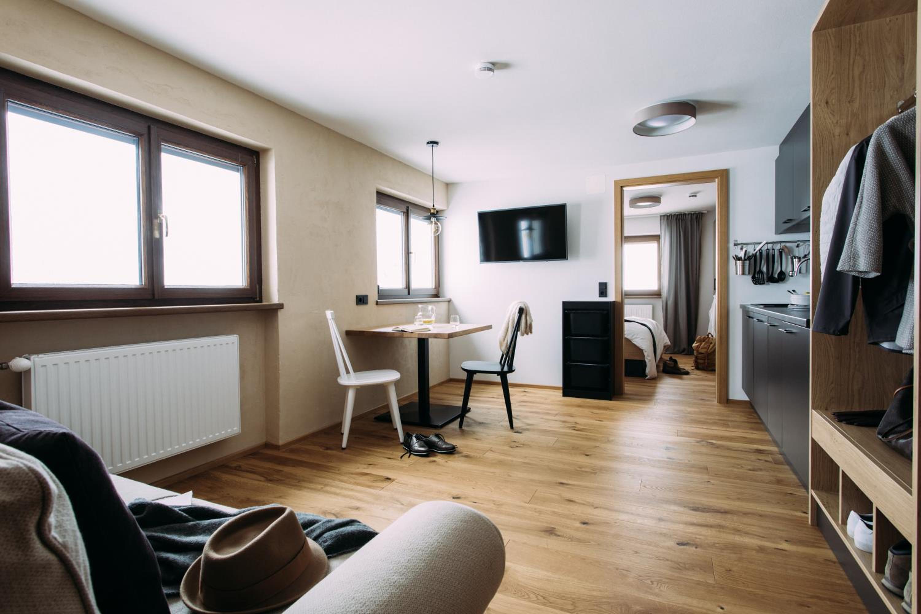 One-Bedroom Apartment - Photo 9