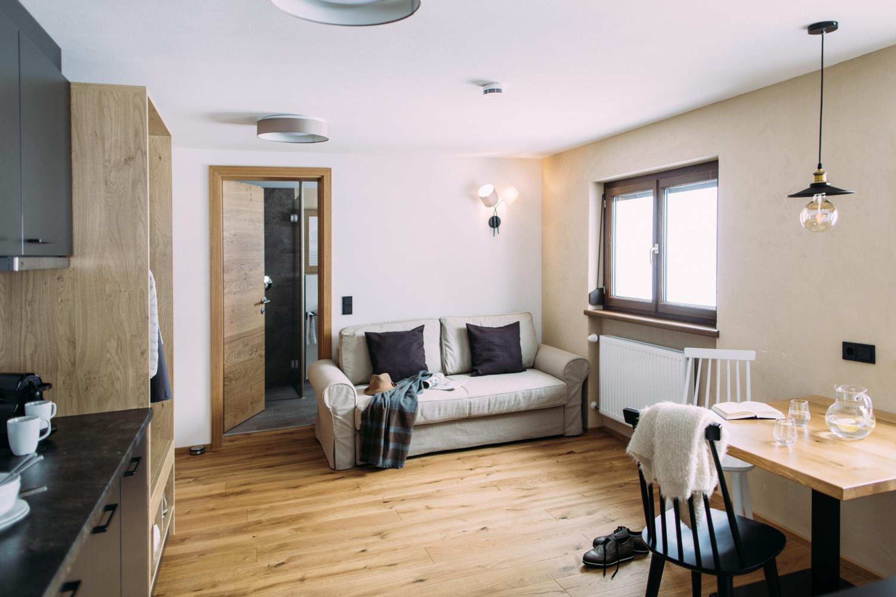 One-Bedroom Apartment - Photo 7