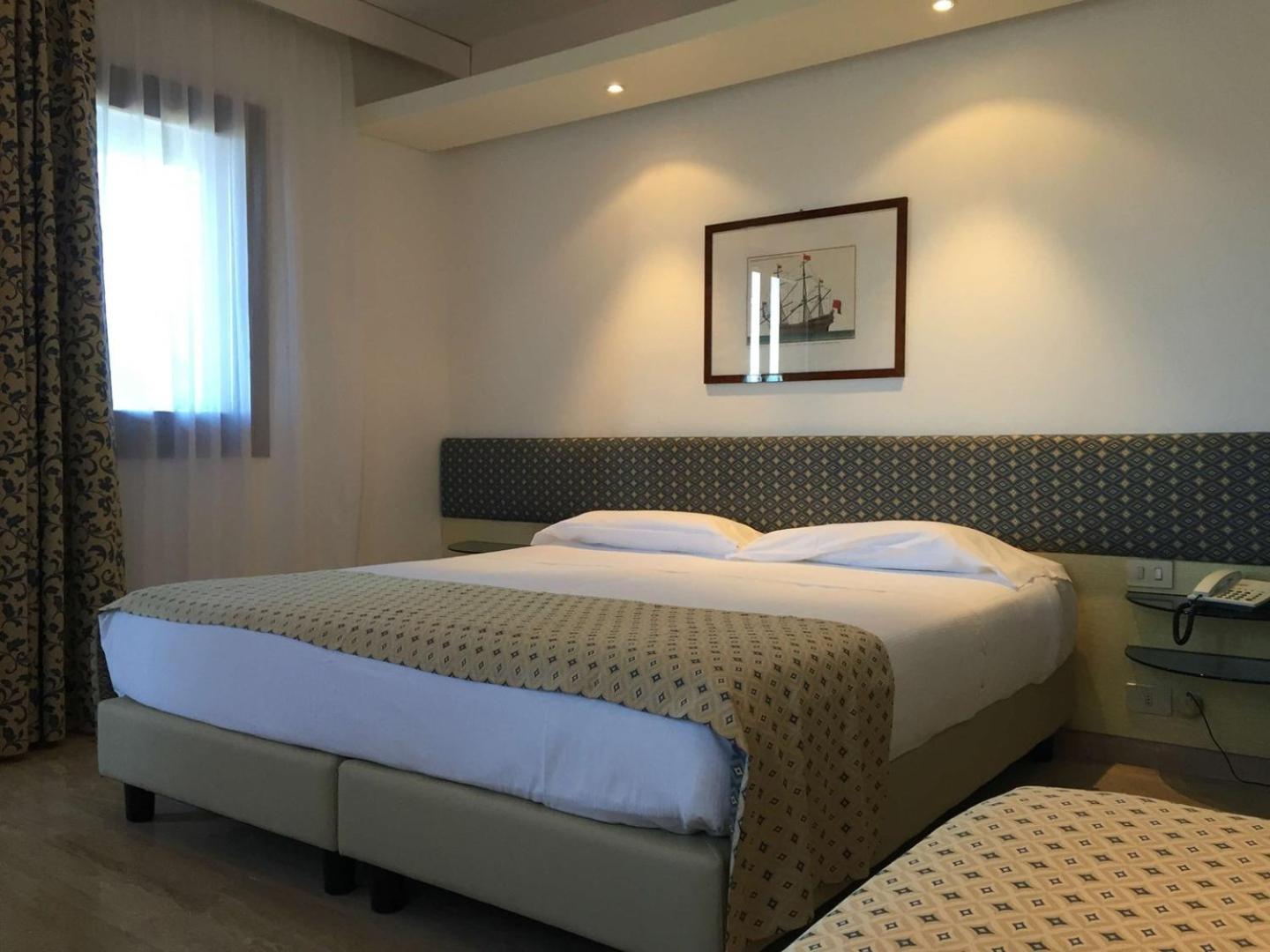 Classic Double Room with Sea View - Photo 1