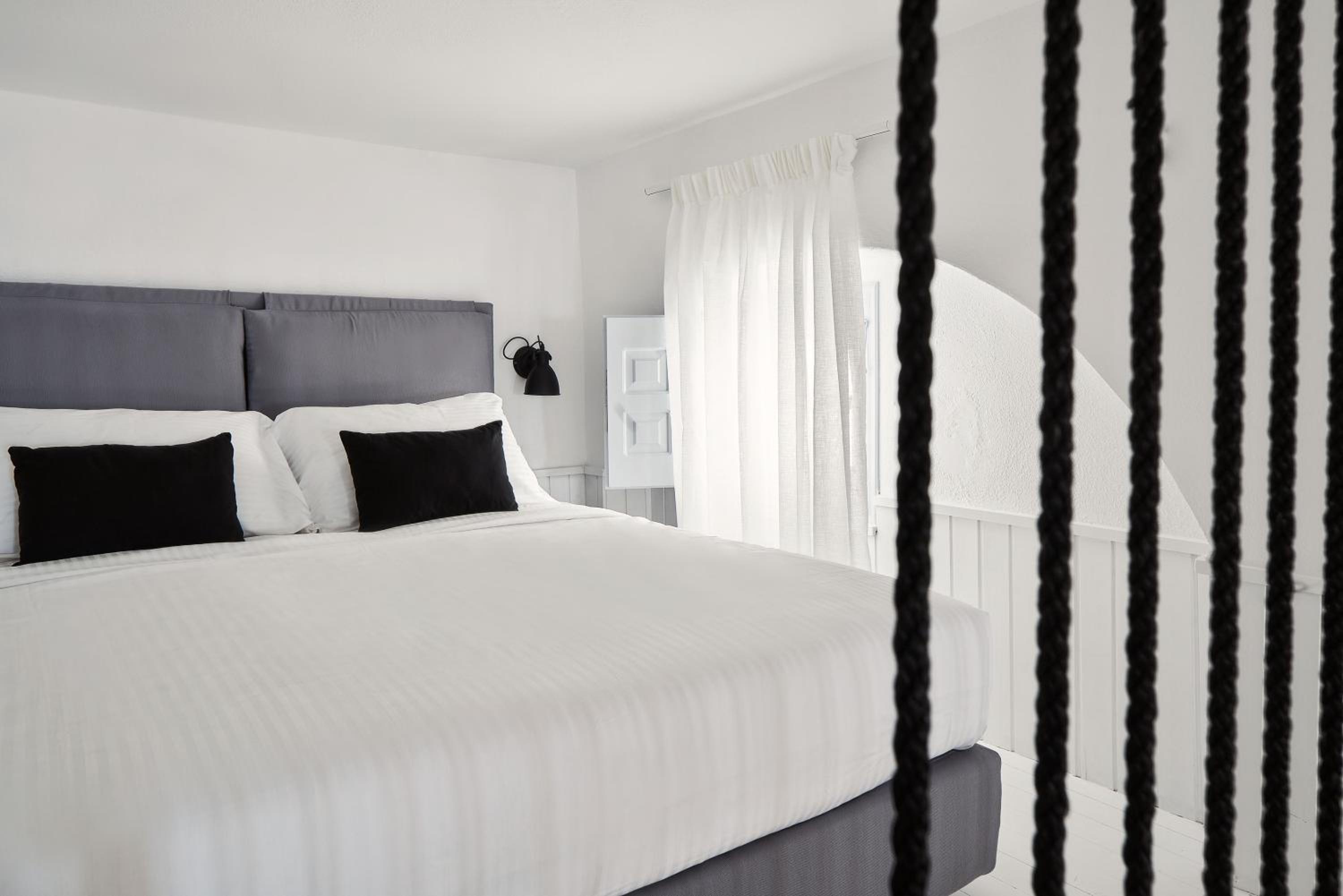 Superior Room with Caldera View (Accessible Room) - Photo 6