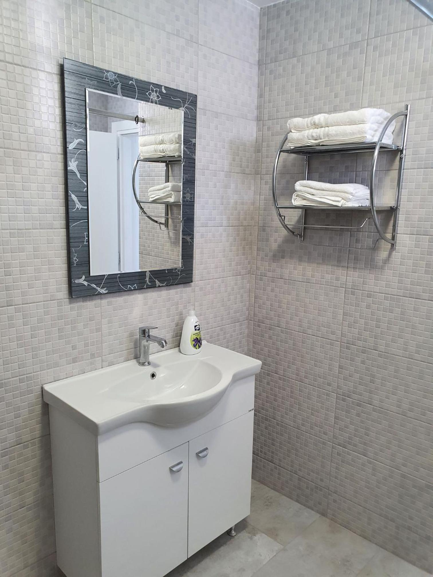 Two-Bedroom Apartment - Photo 21
