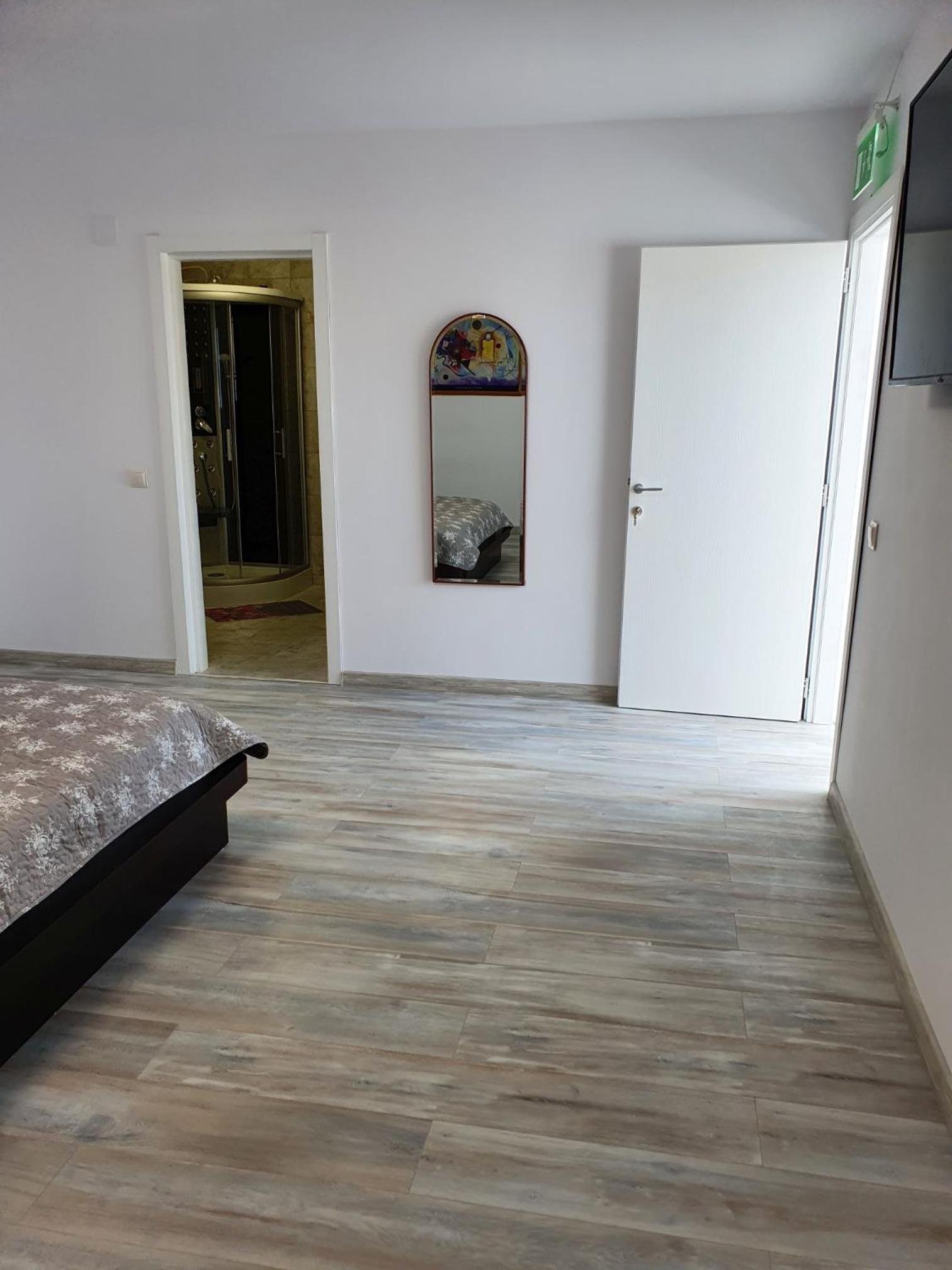 Superior King Room - Photo 12