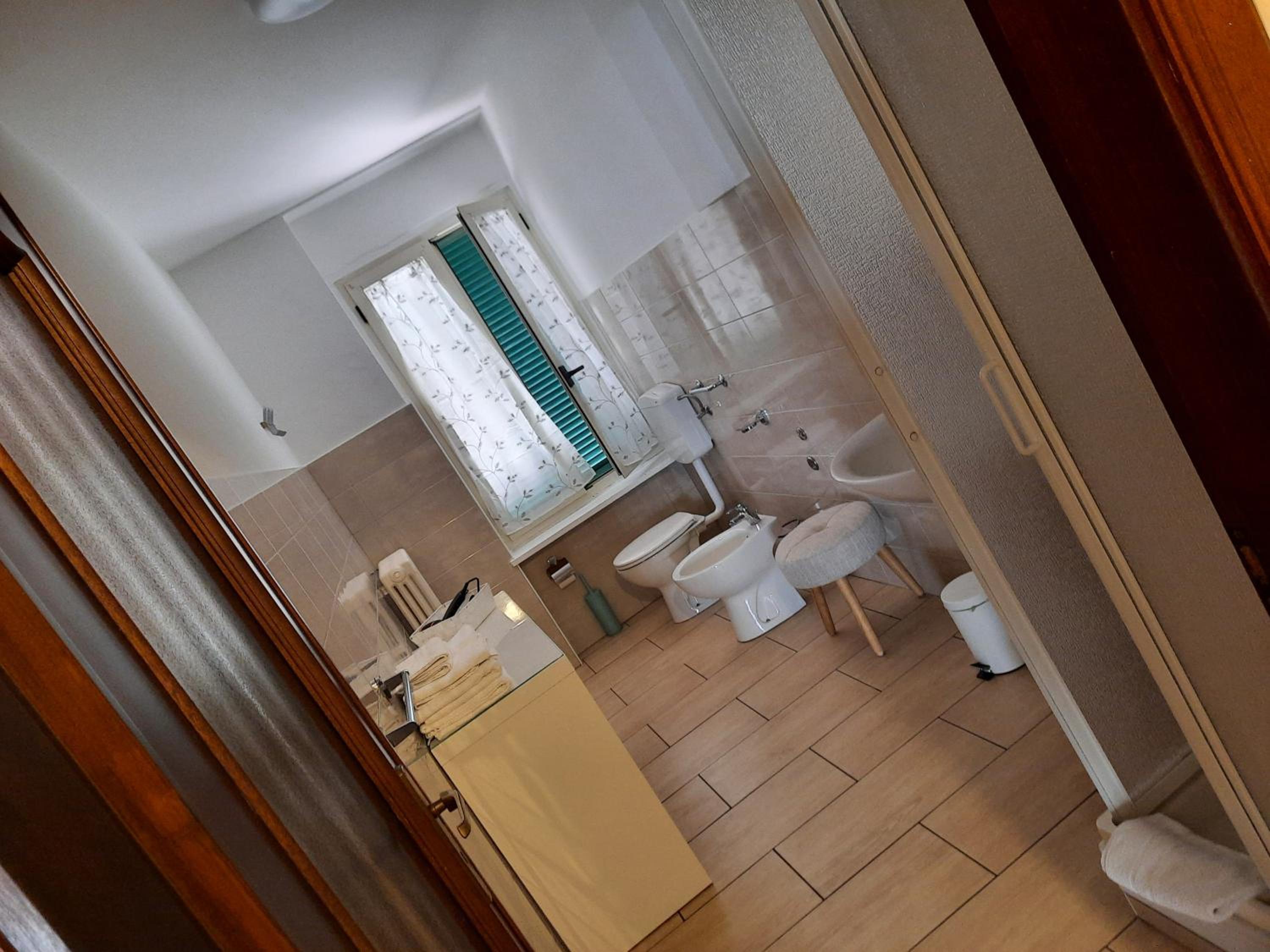 Twin Room with Extra Bed photo 3