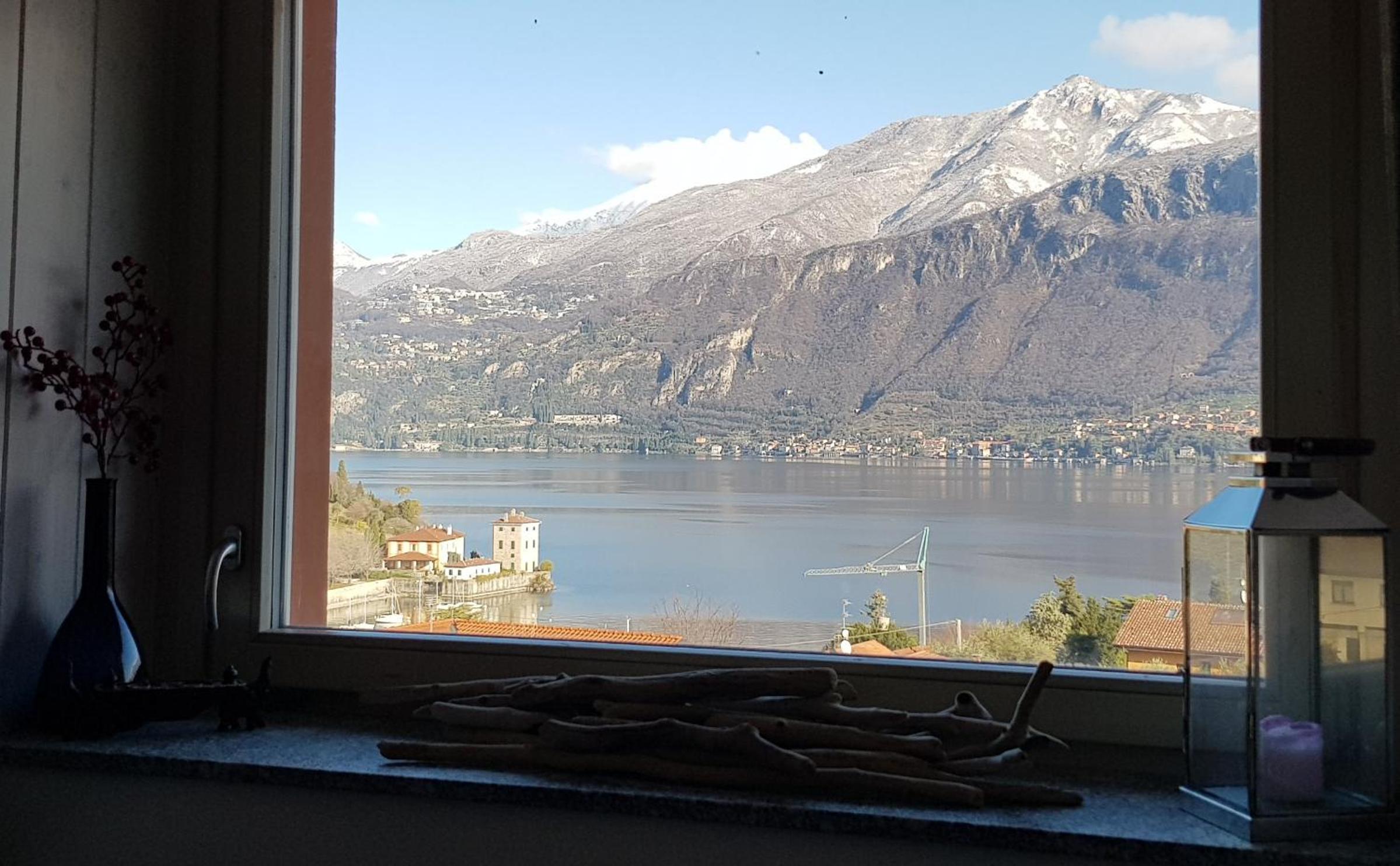 Apartment with Lake View - Photo 26