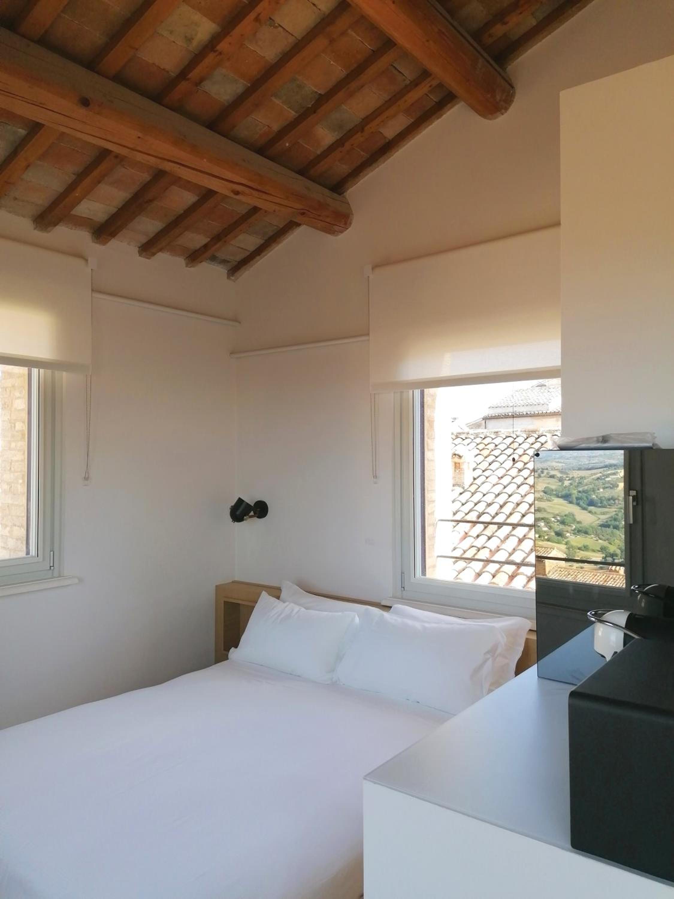 Double Room with Mountain View - Photo 5