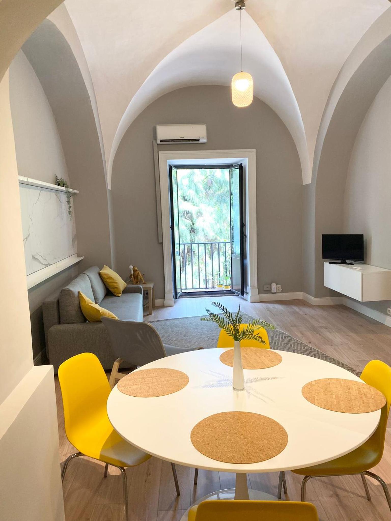 One-Bedroom Apartment - Photo 8
