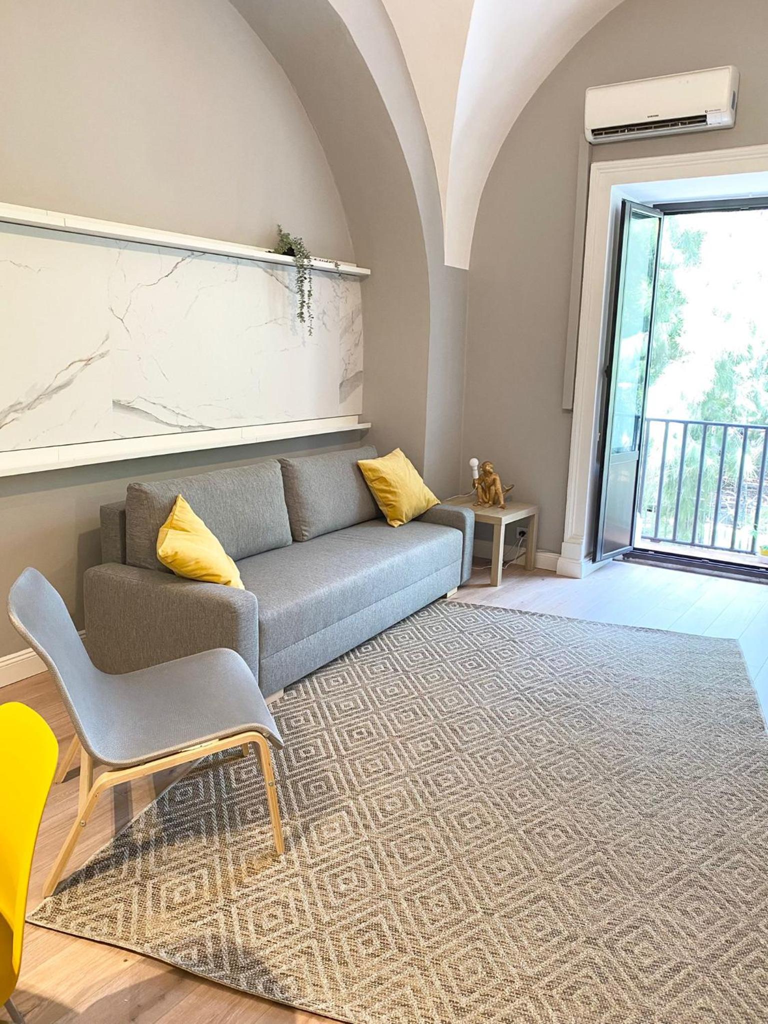 One-Bedroom Apartment - Photo 5