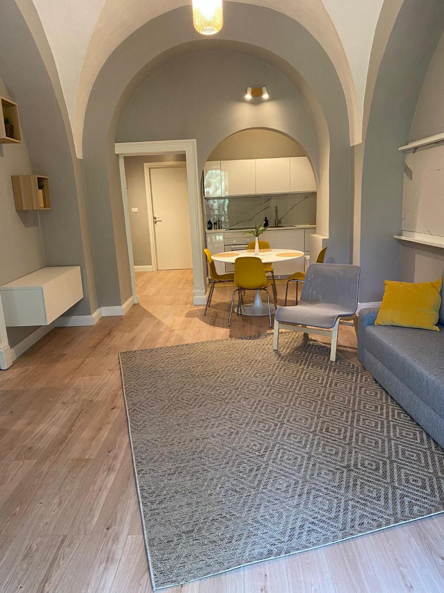One-Bedroom Apartment - Photo 3