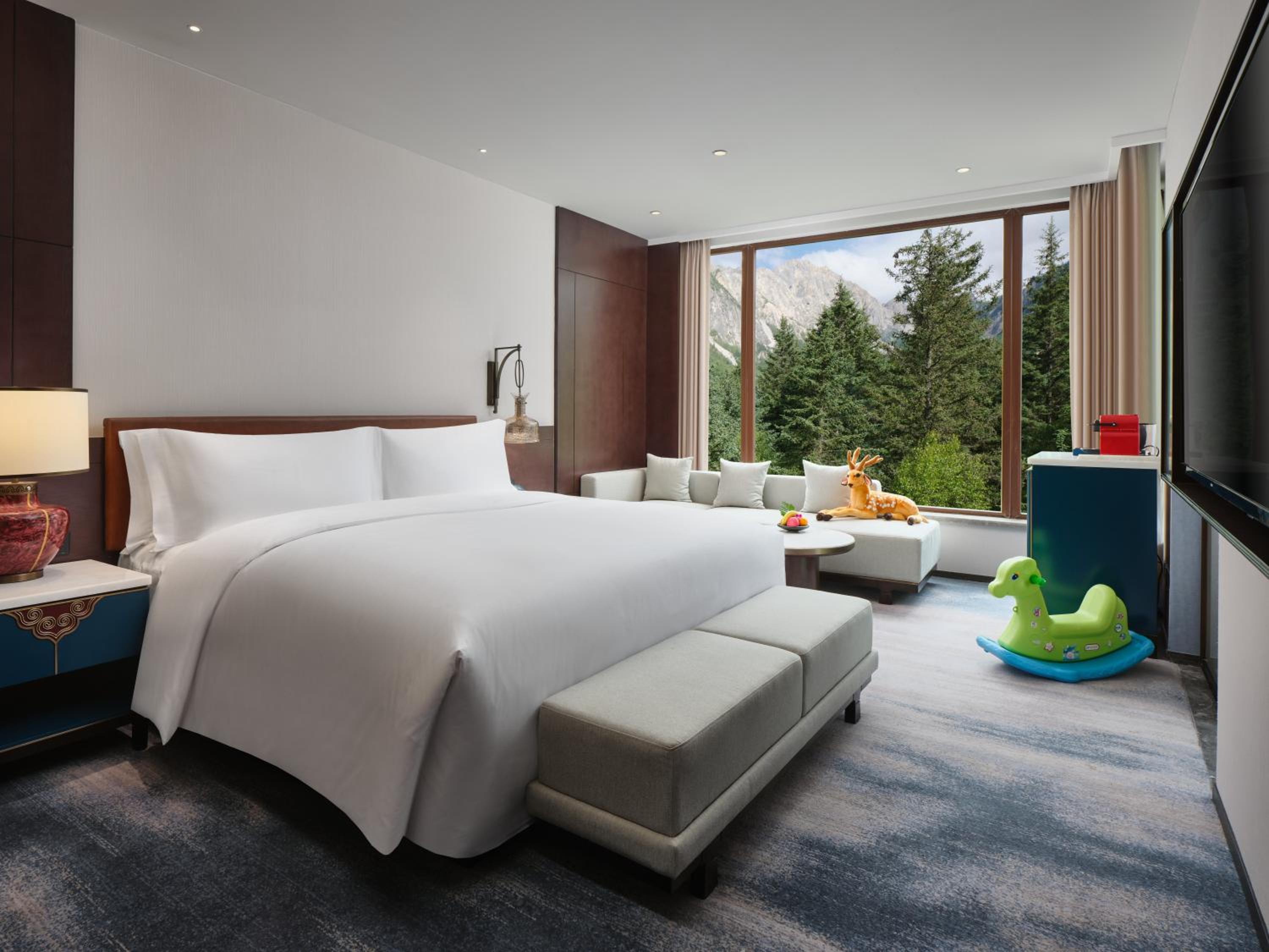 Premium King Room with Balcony - Kids Theme - Photo 1