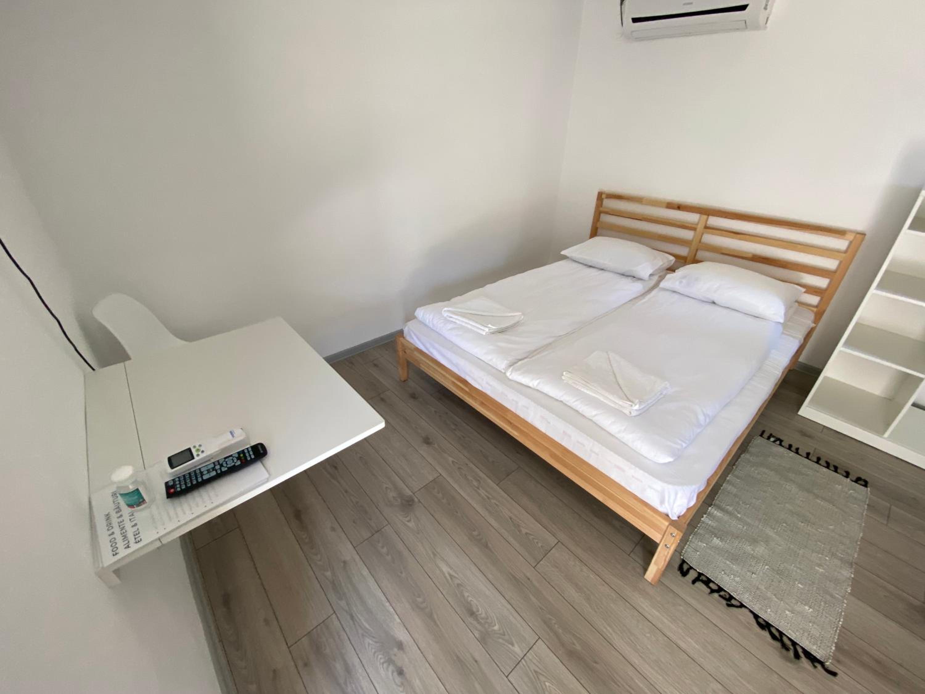 Double Room with Garden View - Photo 3