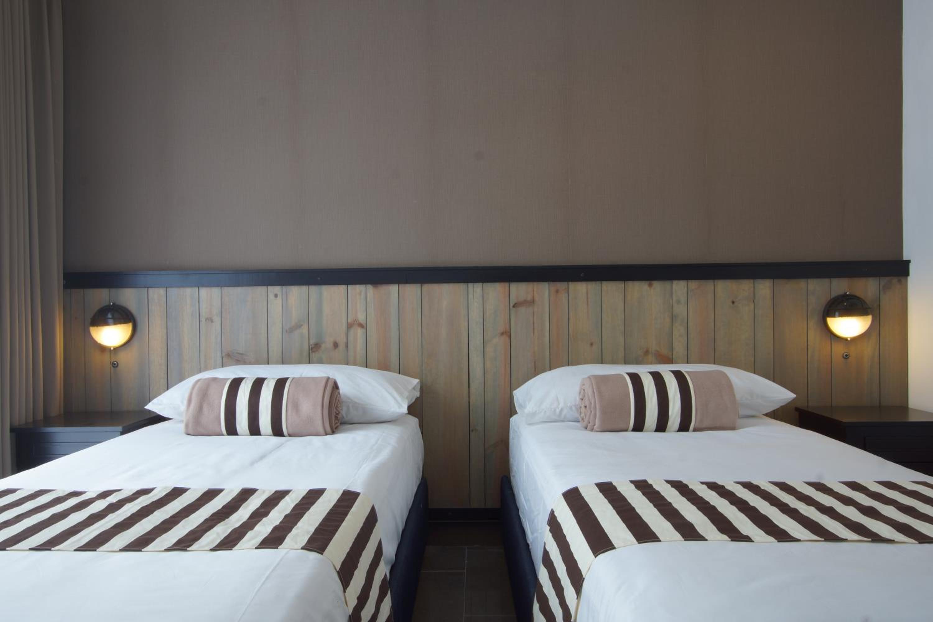Double or Twin Room with Balcony - Photo 3