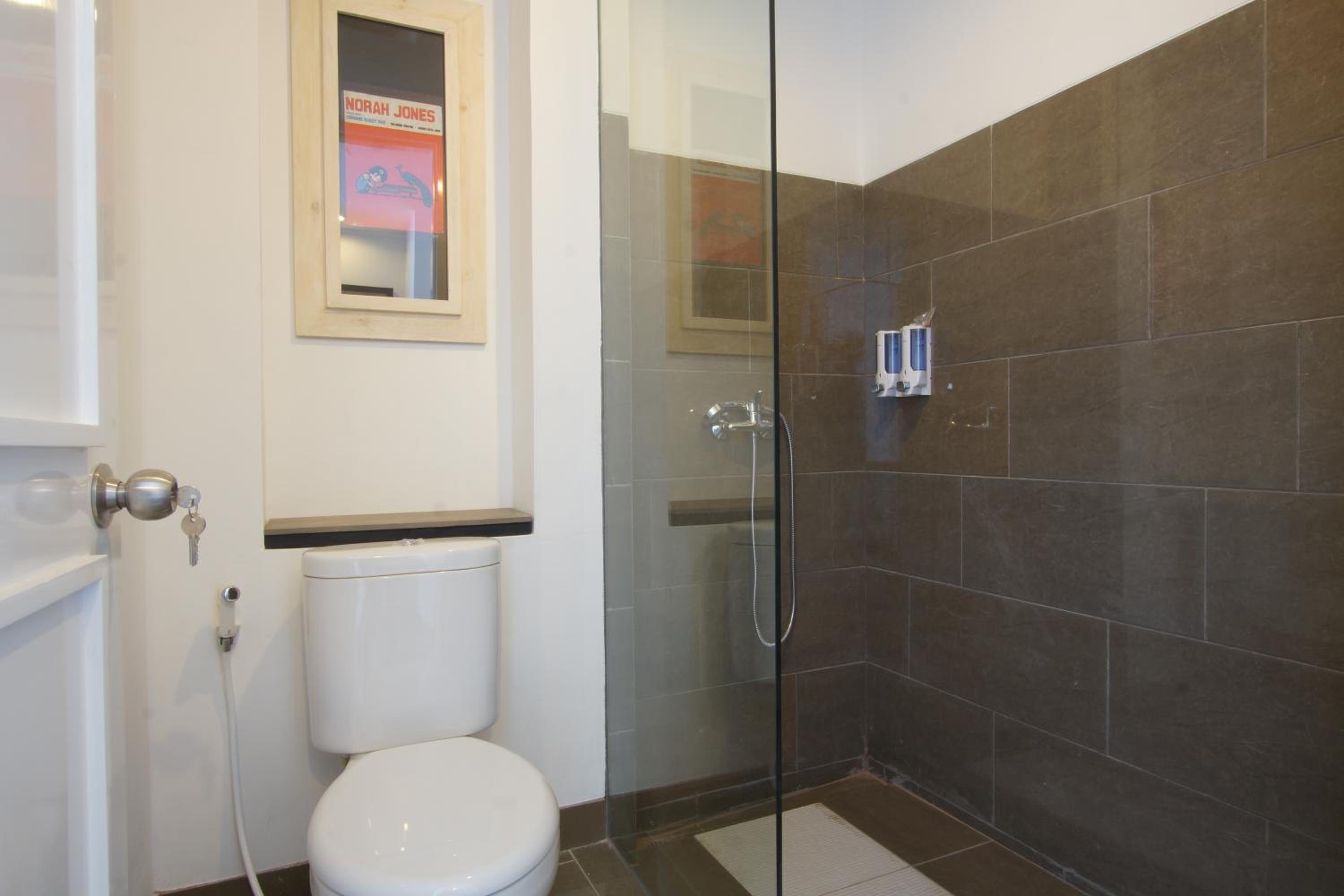 Double or Twin Room with Balcony - Photo 2