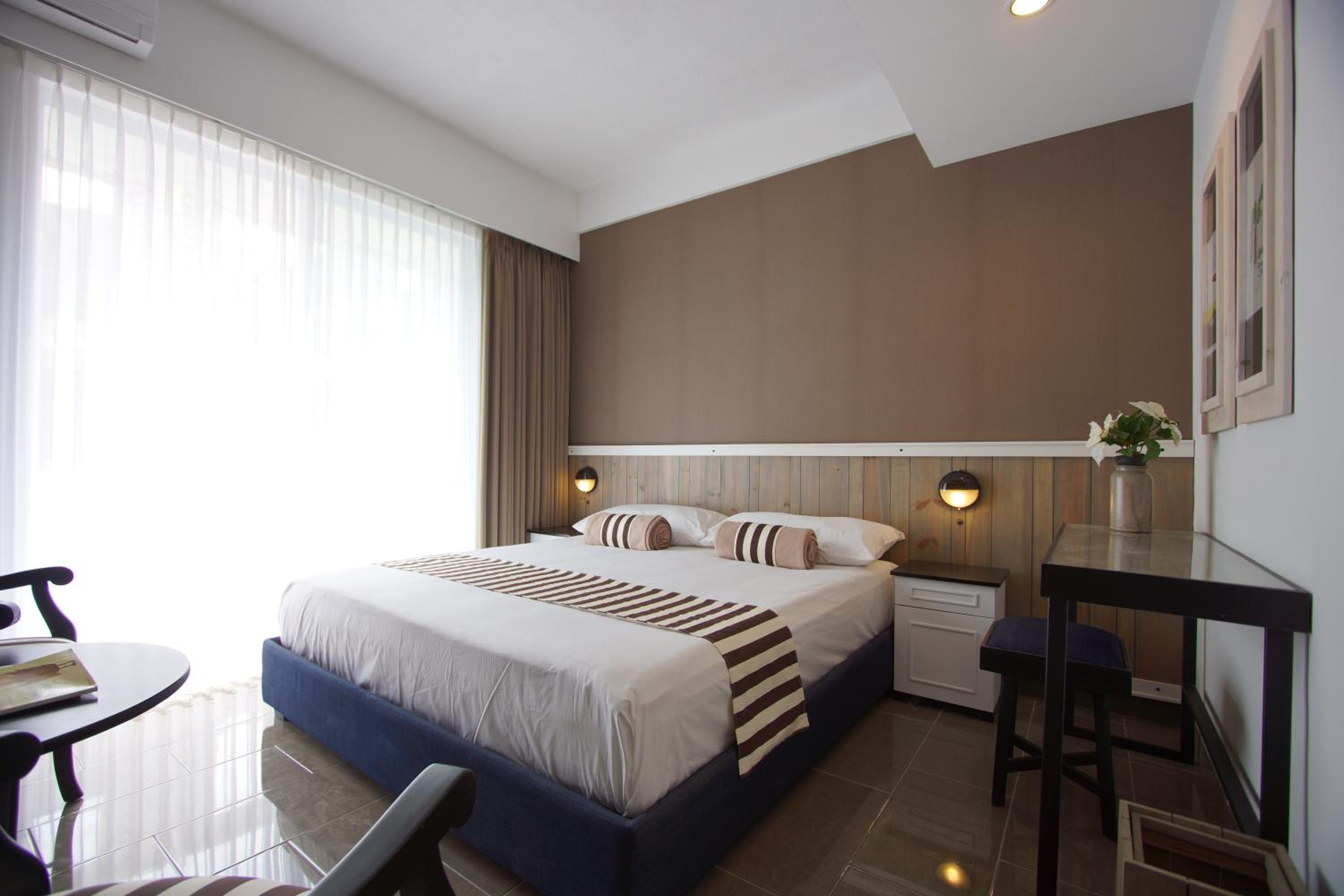 Double or Twin Room with Swimming Pool Access - Photo 1