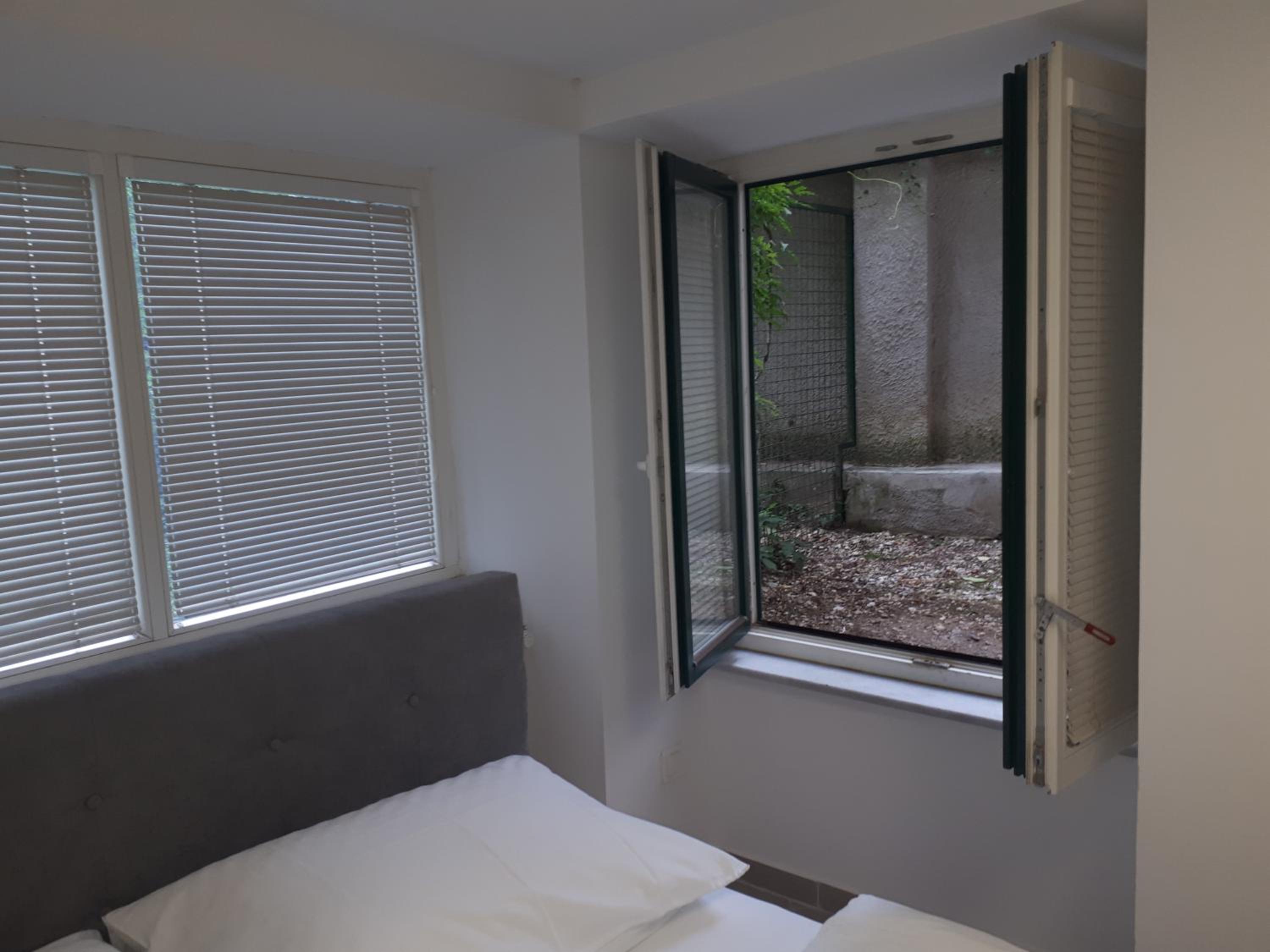 Double Room with Private Bathroom - Photo 1