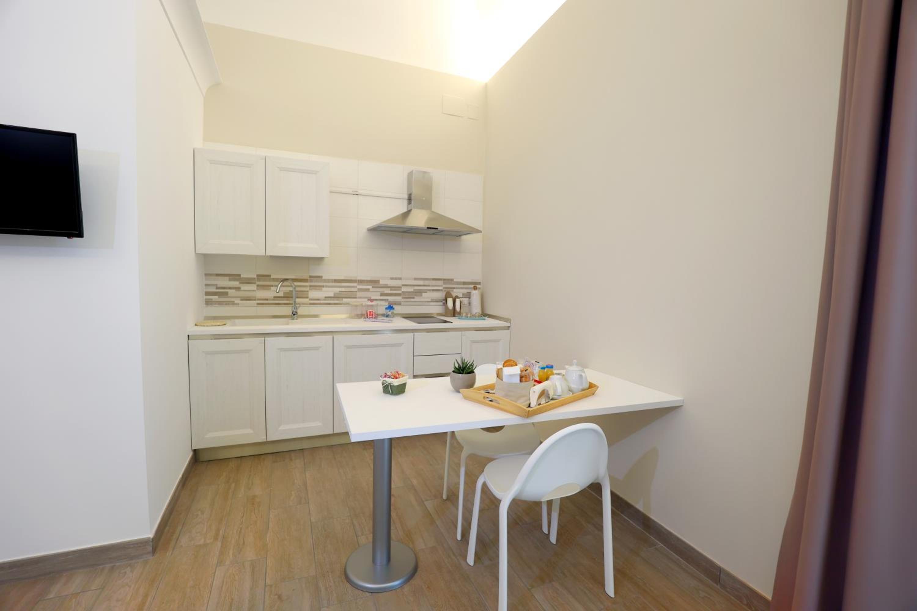 Triple Room with Private Bathroom - Photo 20