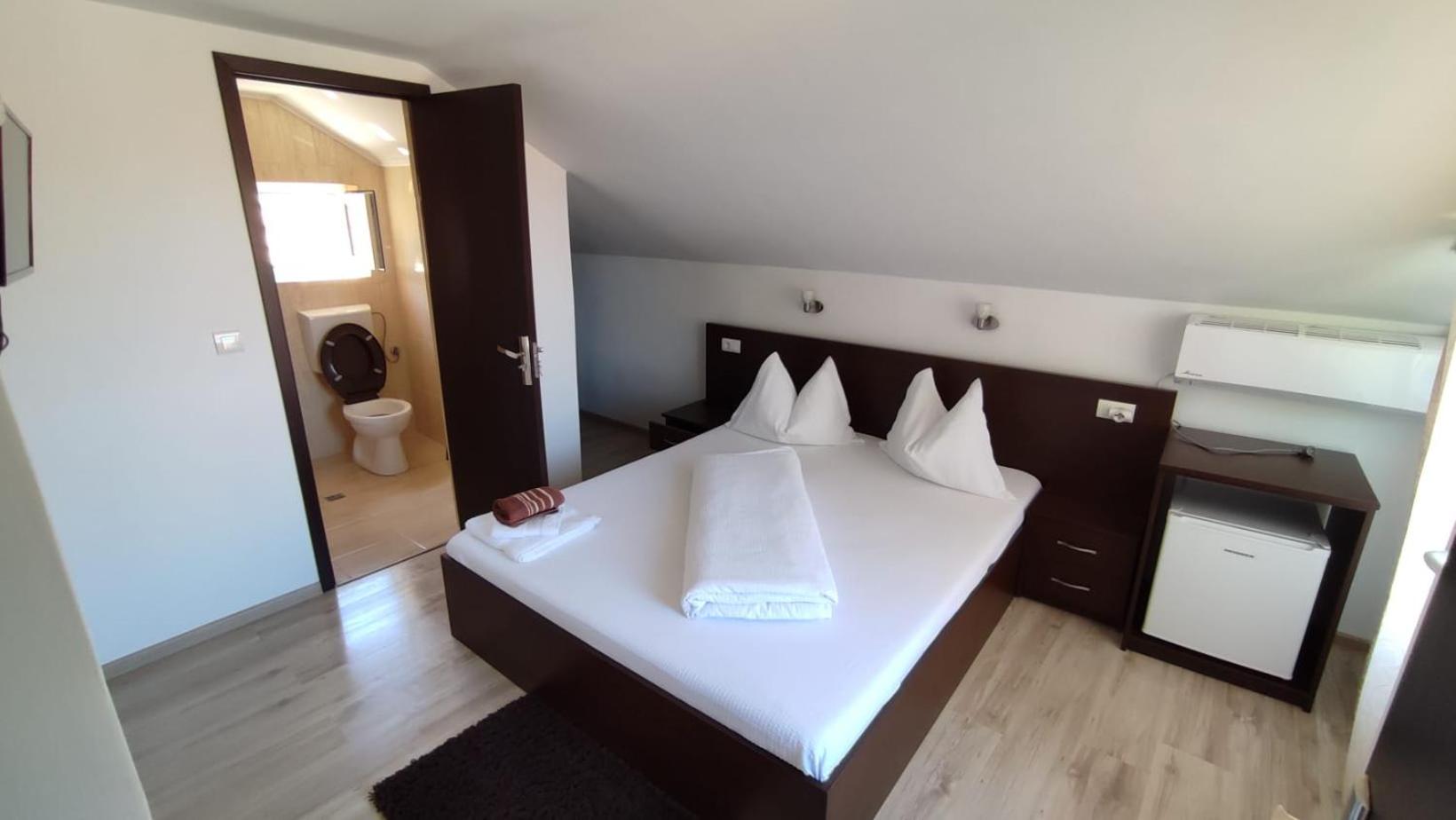 Standard Double Room photo 1