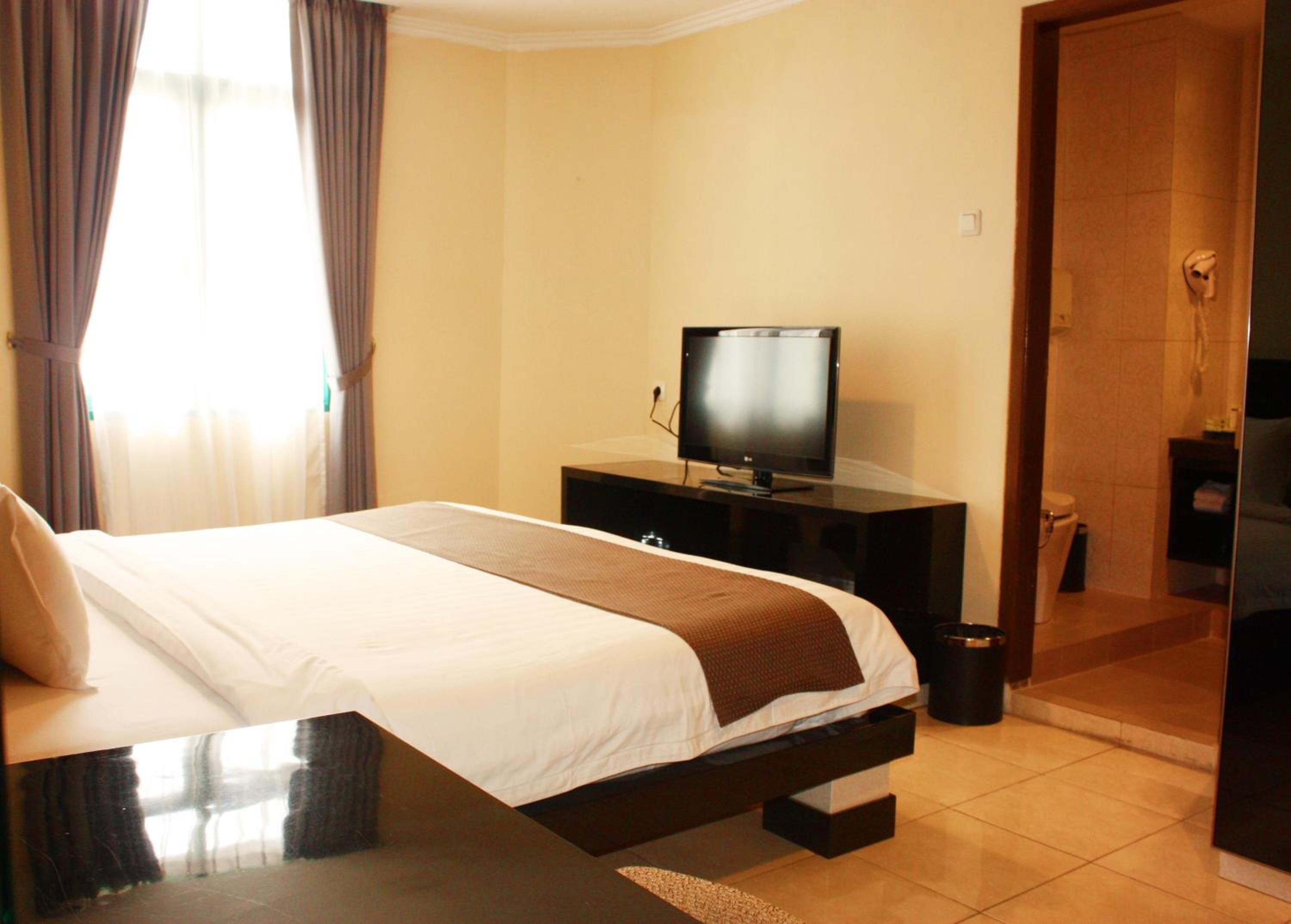 Three-Bedroom Suite photo 3