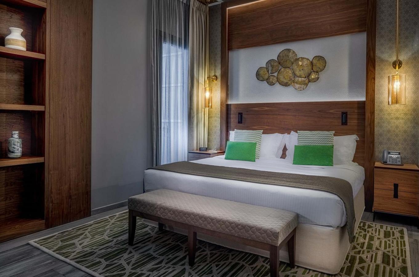 1 Bedroom Premier - Photo 7