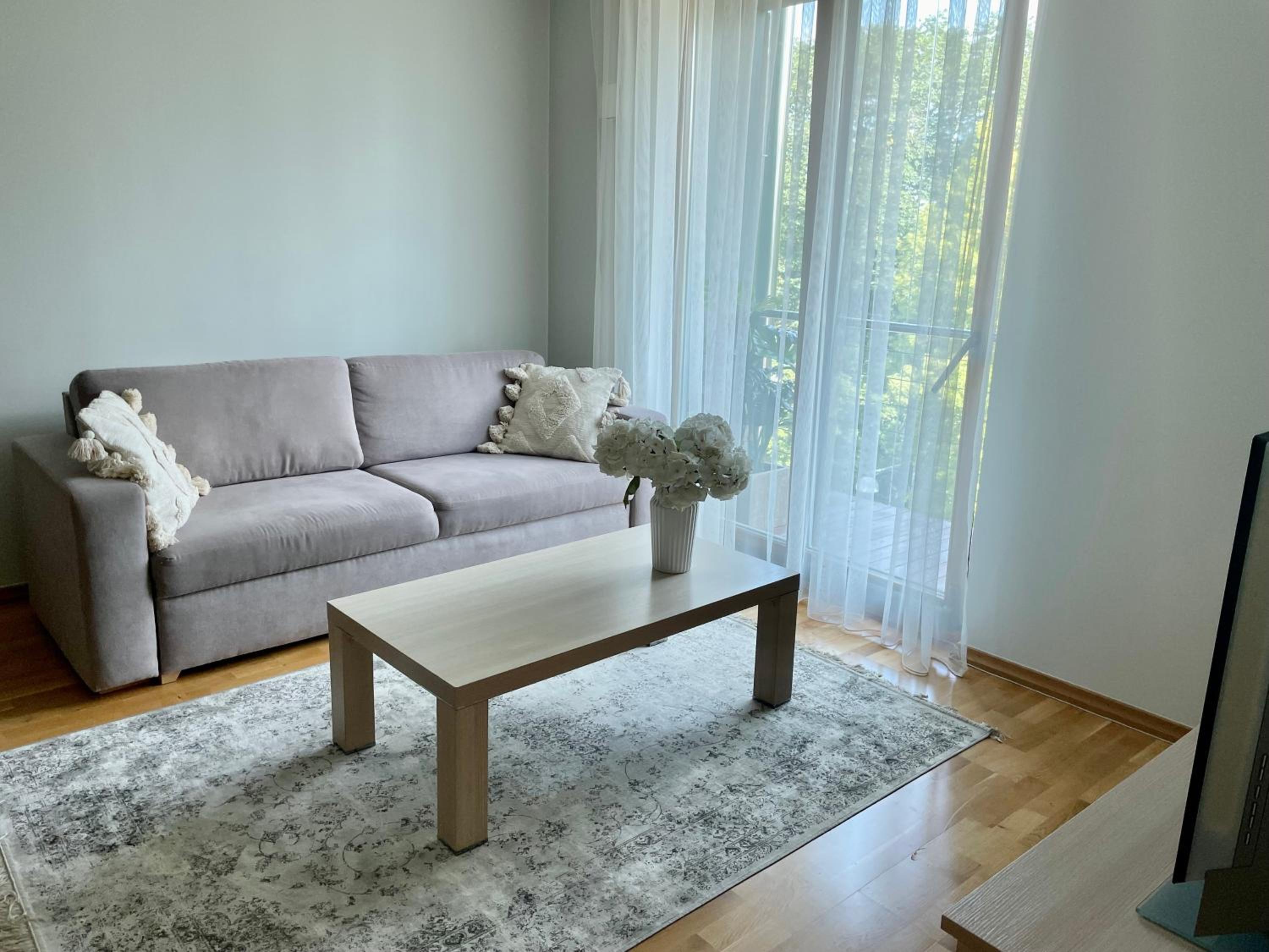 One-Bedroom Apartment - Photo 5
