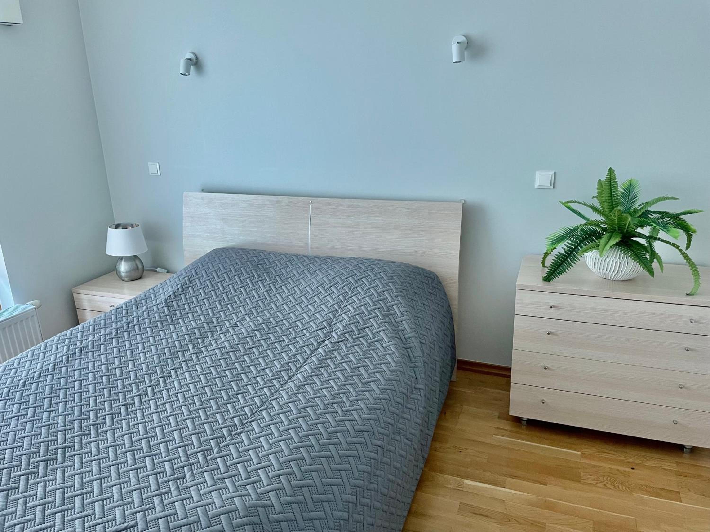 One-Bedroom Apartment - Photo 7