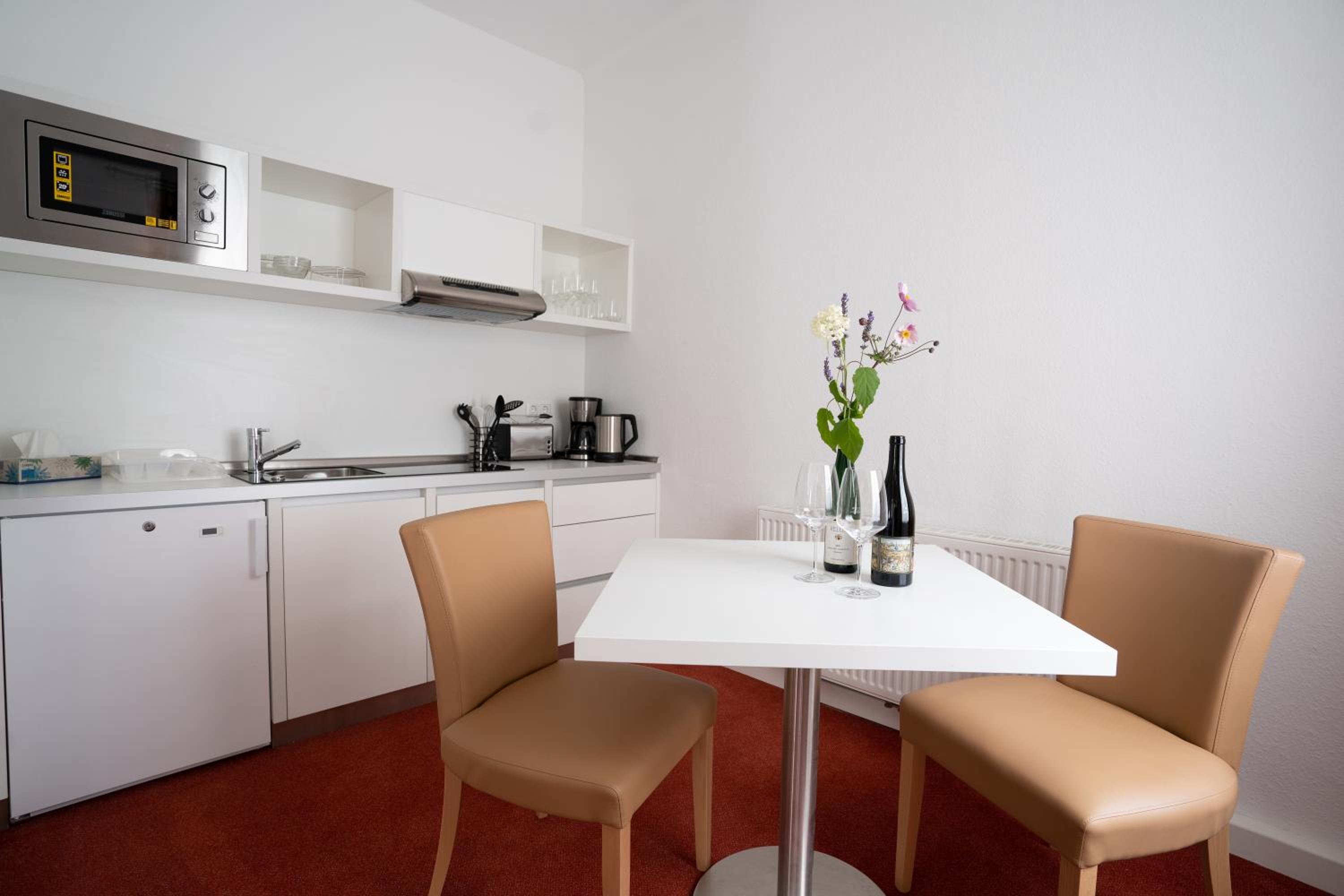 One-Bedroom Apartment - Photo 5