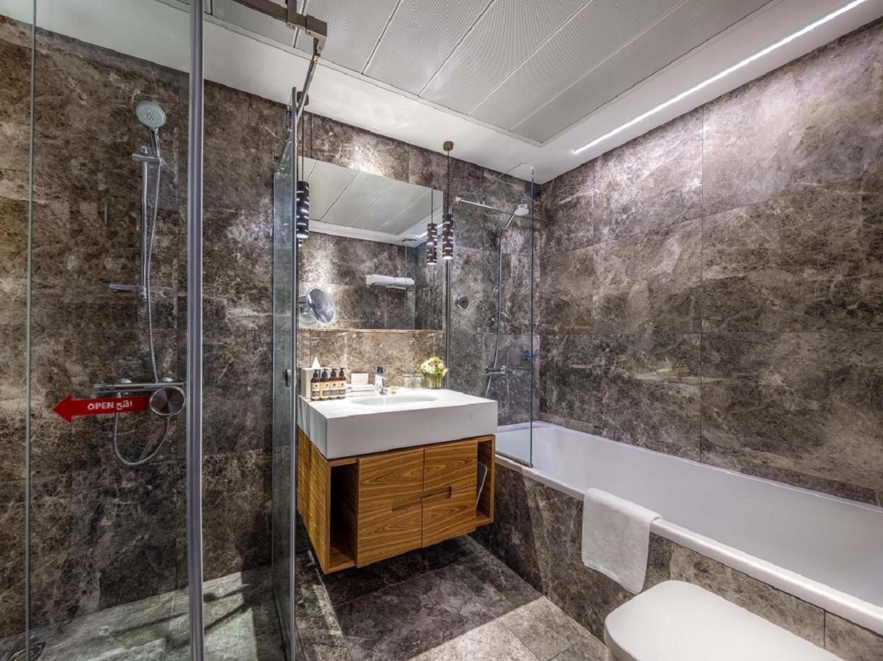 2 Bedroom Premier - Photo 12