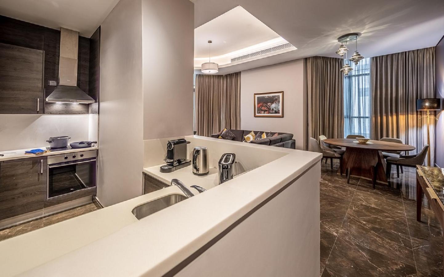 3 Bedroom Penthouse - Photo 3