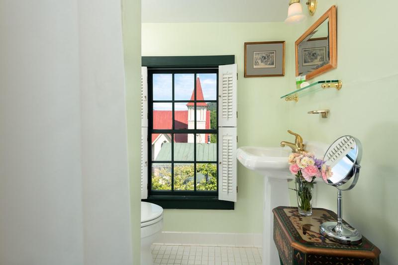 Queen Room - Photo 3